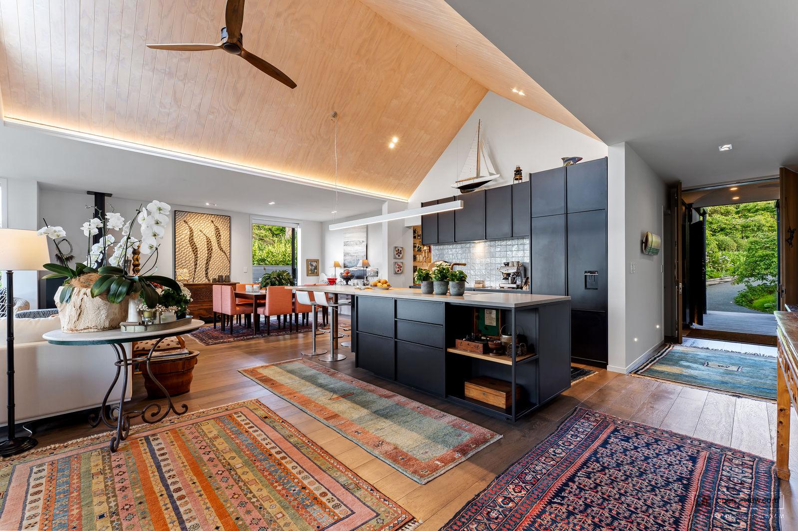 Slider image of 19 Kanuka Road, Auckland