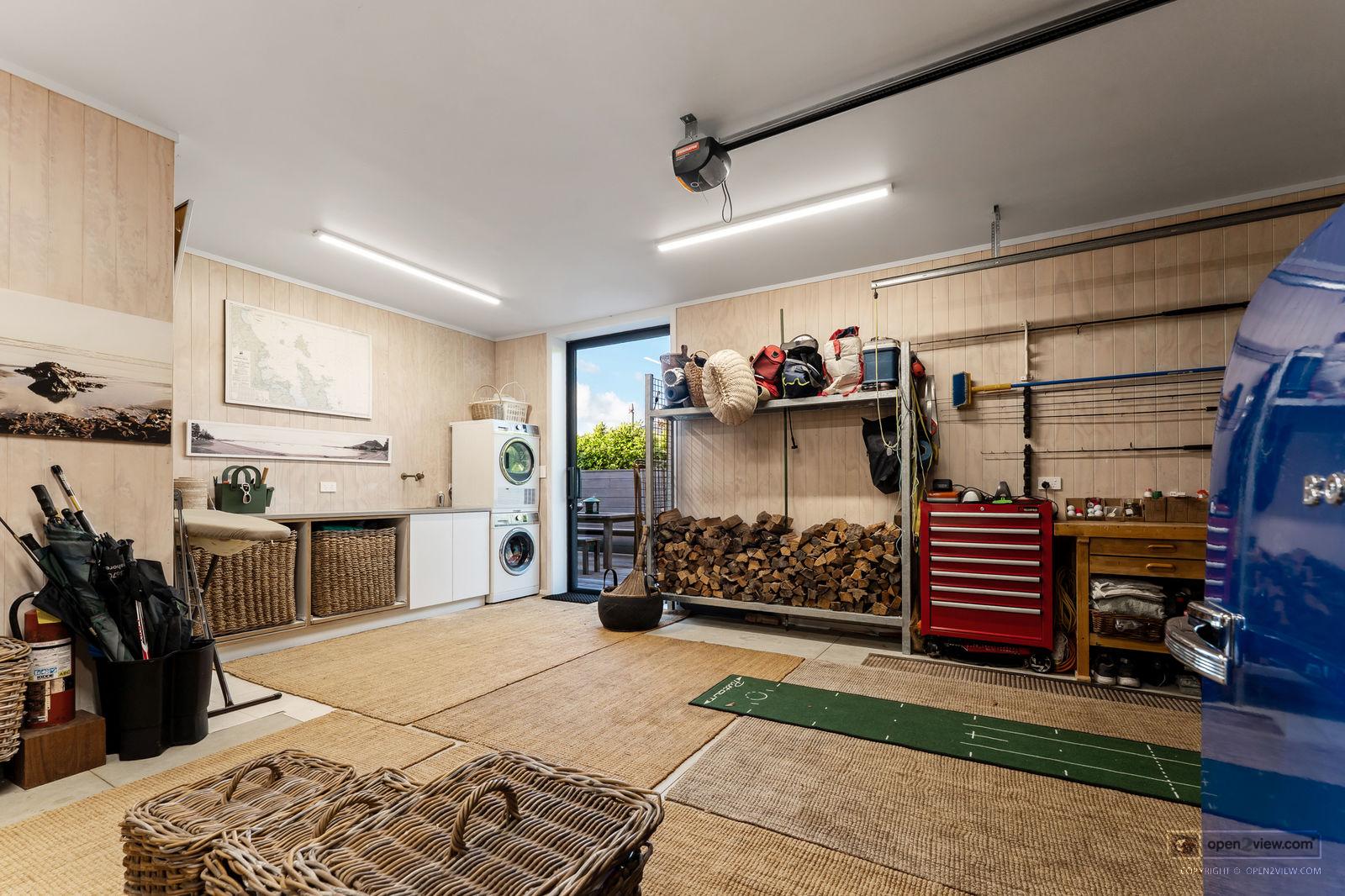 Slider image of 19 Kanuka Road, Auckland