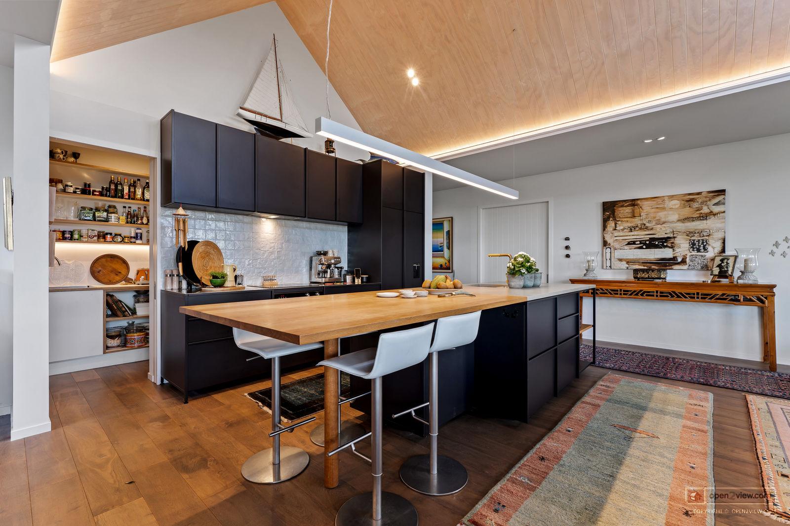 Slider image of 19 Kanuka Road, Auckland