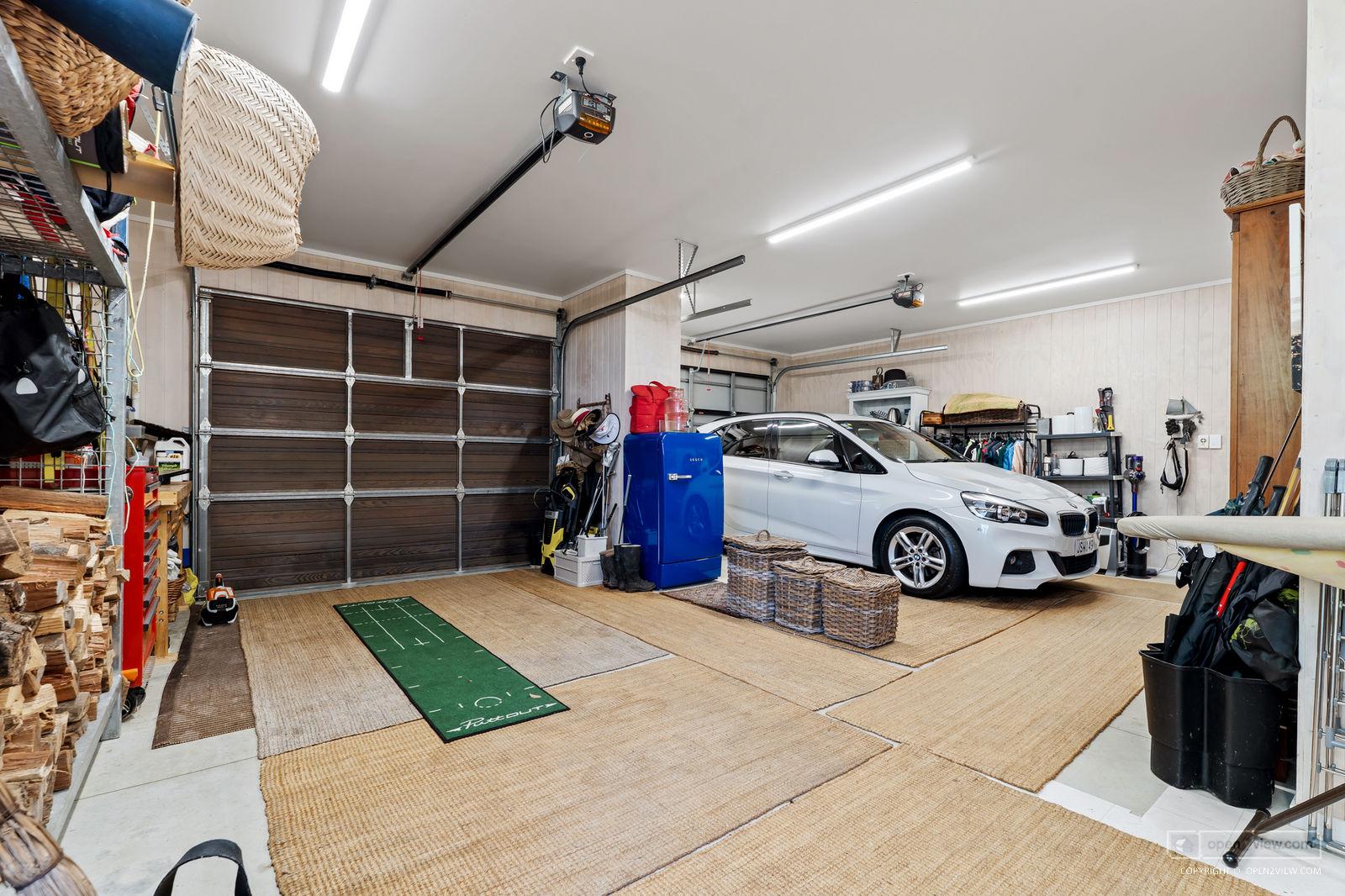 Slider image of 19 Kanuka Road, Auckland