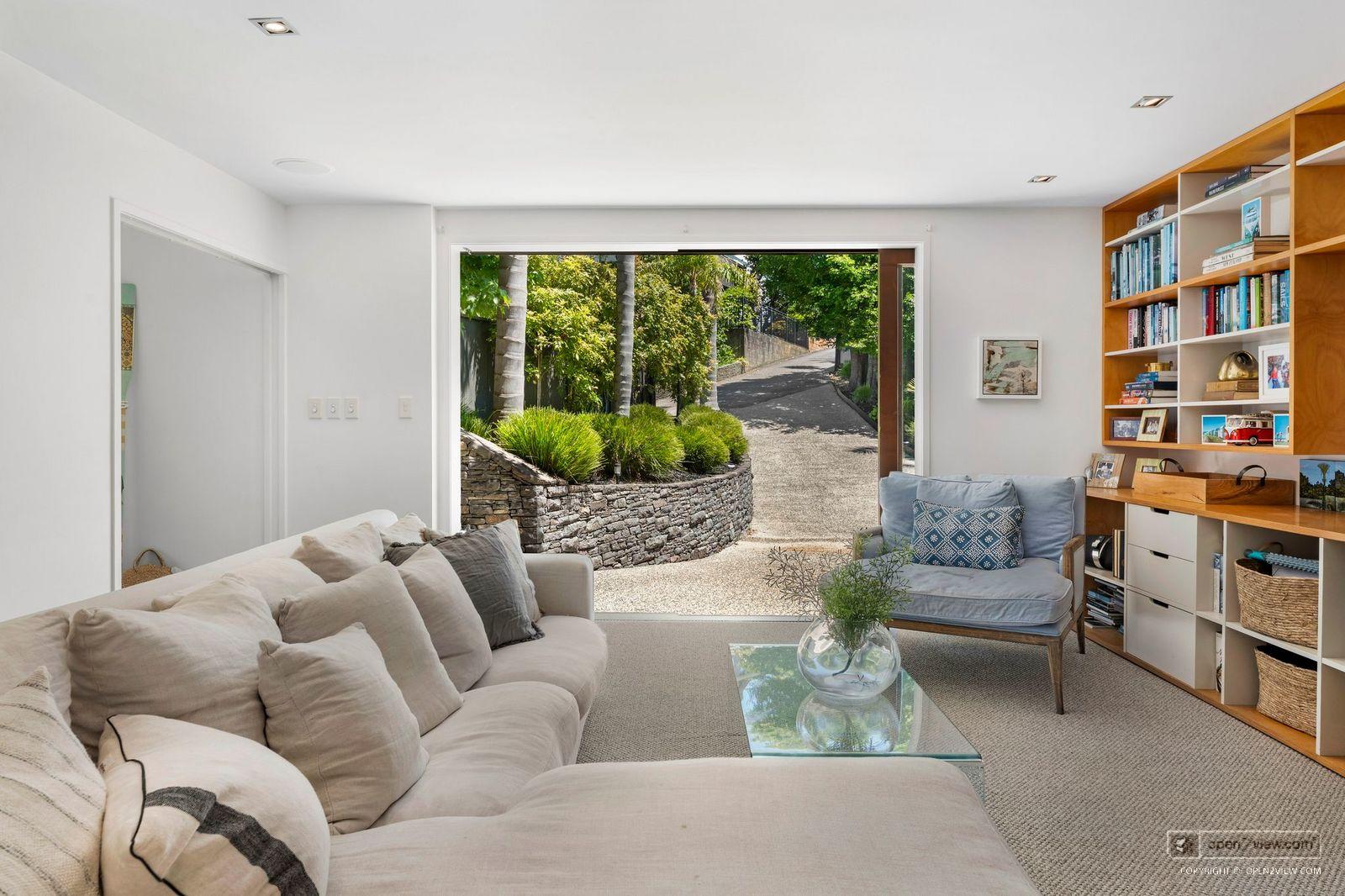 Slider image of 27 Hauraki Road, Auckland