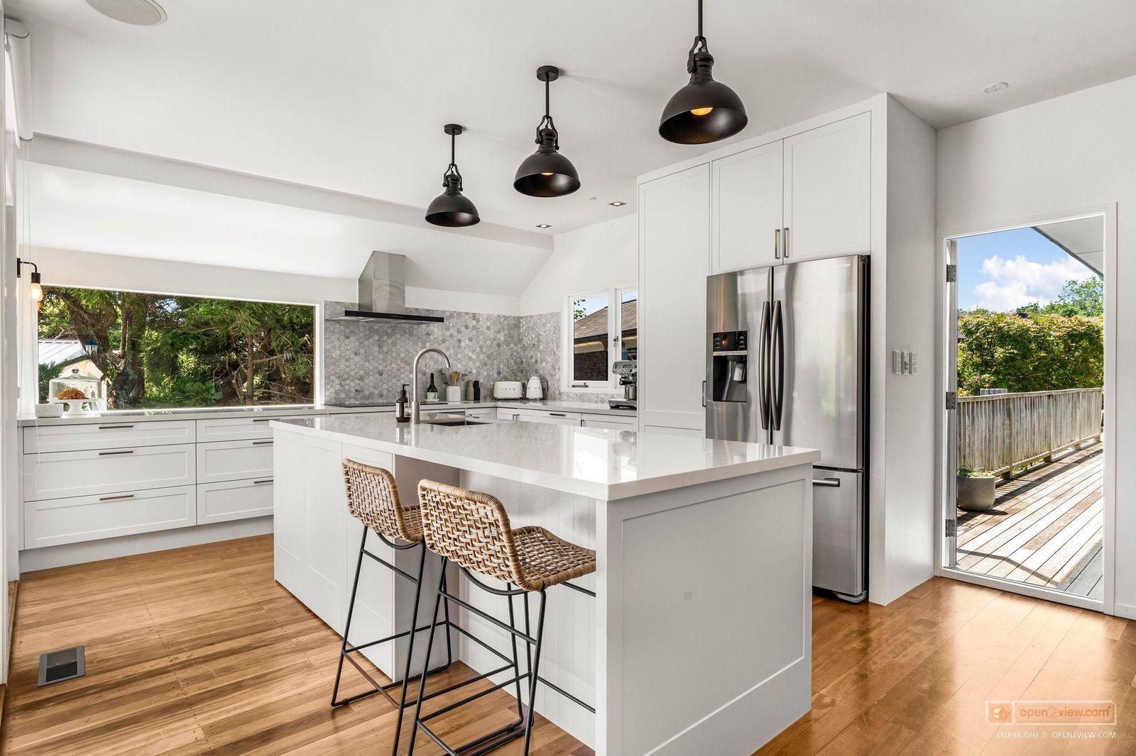 Slider image of 27 Hauraki Road, Auckland