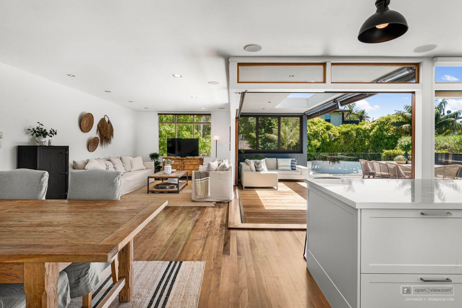 Slider image of 27 Hauraki Road, Auckland