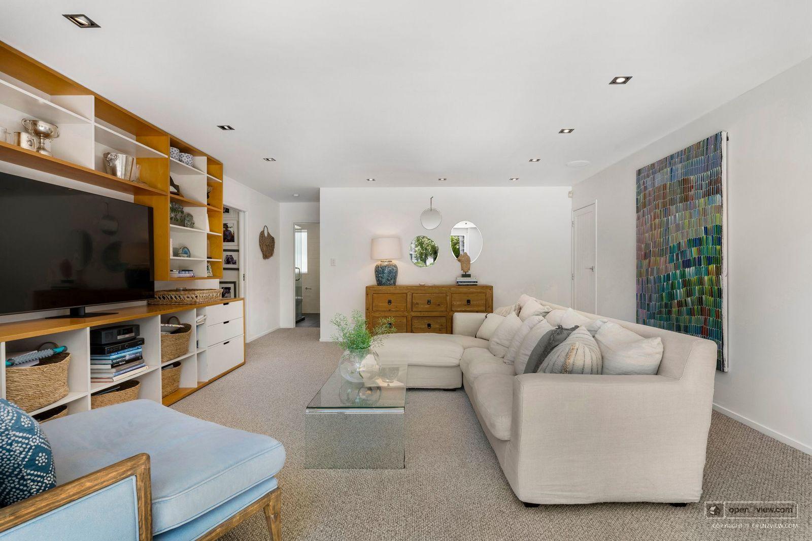 Slider image of 27 Hauraki Road, Auckland