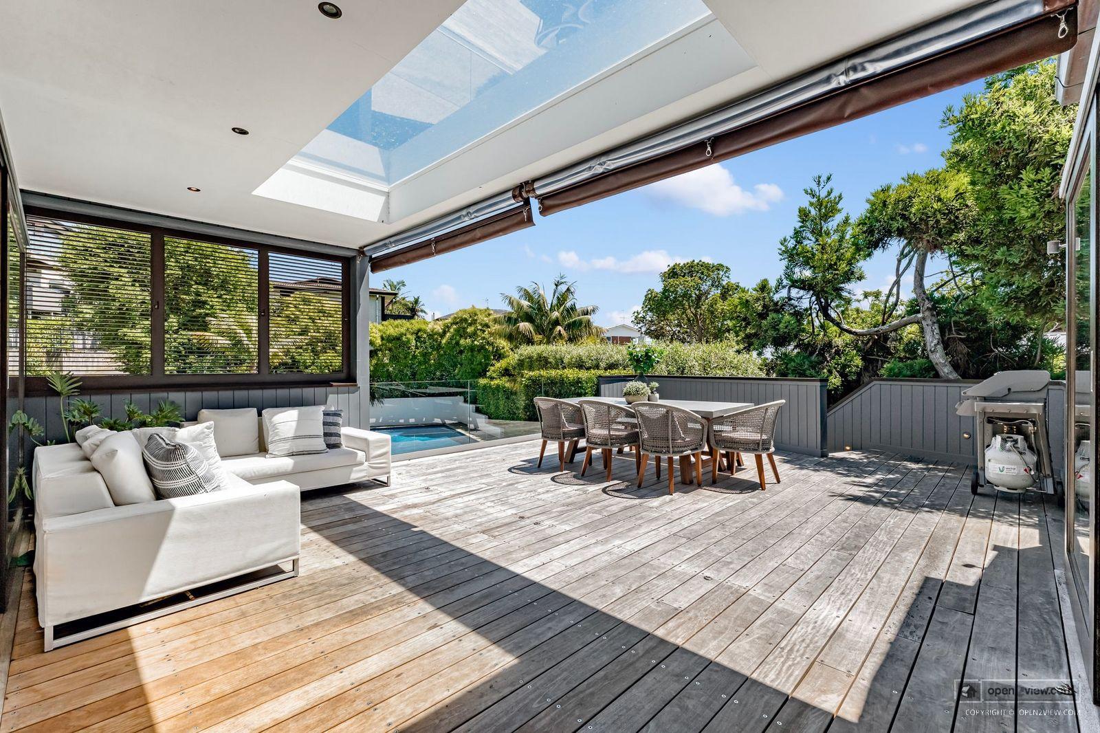 Slider image of 27 Hauraki Road, Auckland