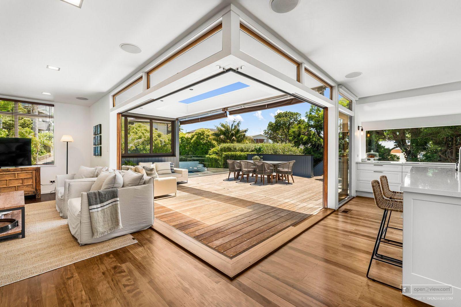 Slider image of 27 Hauraki Road, Auckland