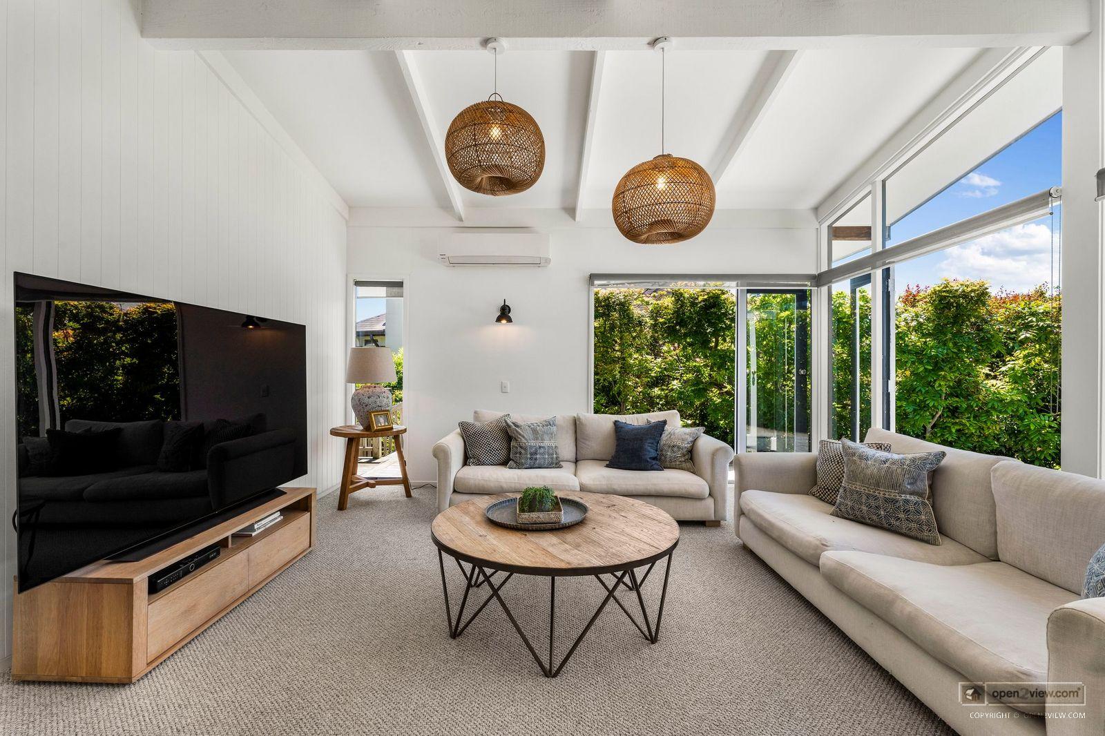 Slider image of 27 Hauraki Road, Auckland