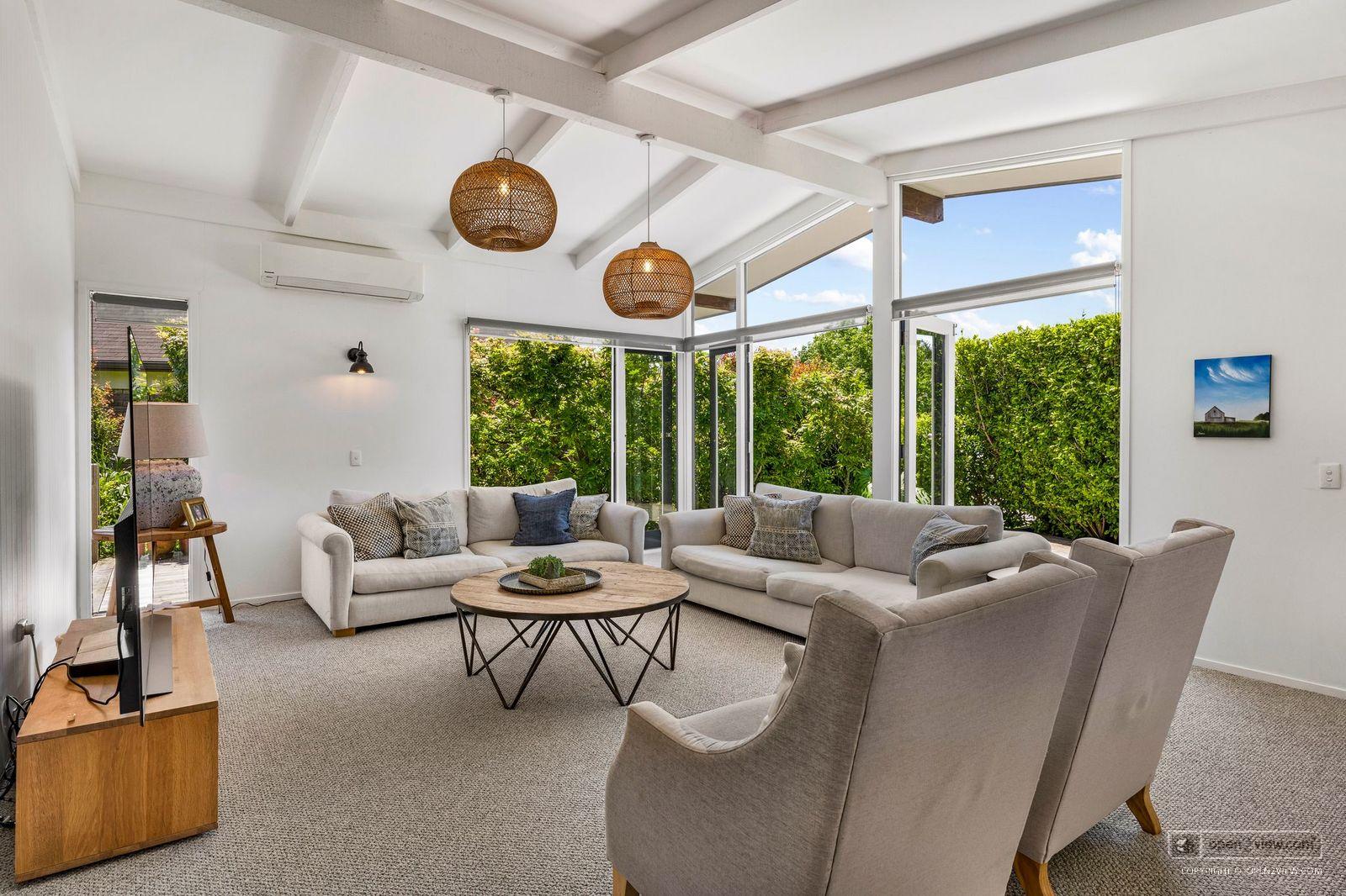 Slider image of 27 Hauraki Road, Auckland