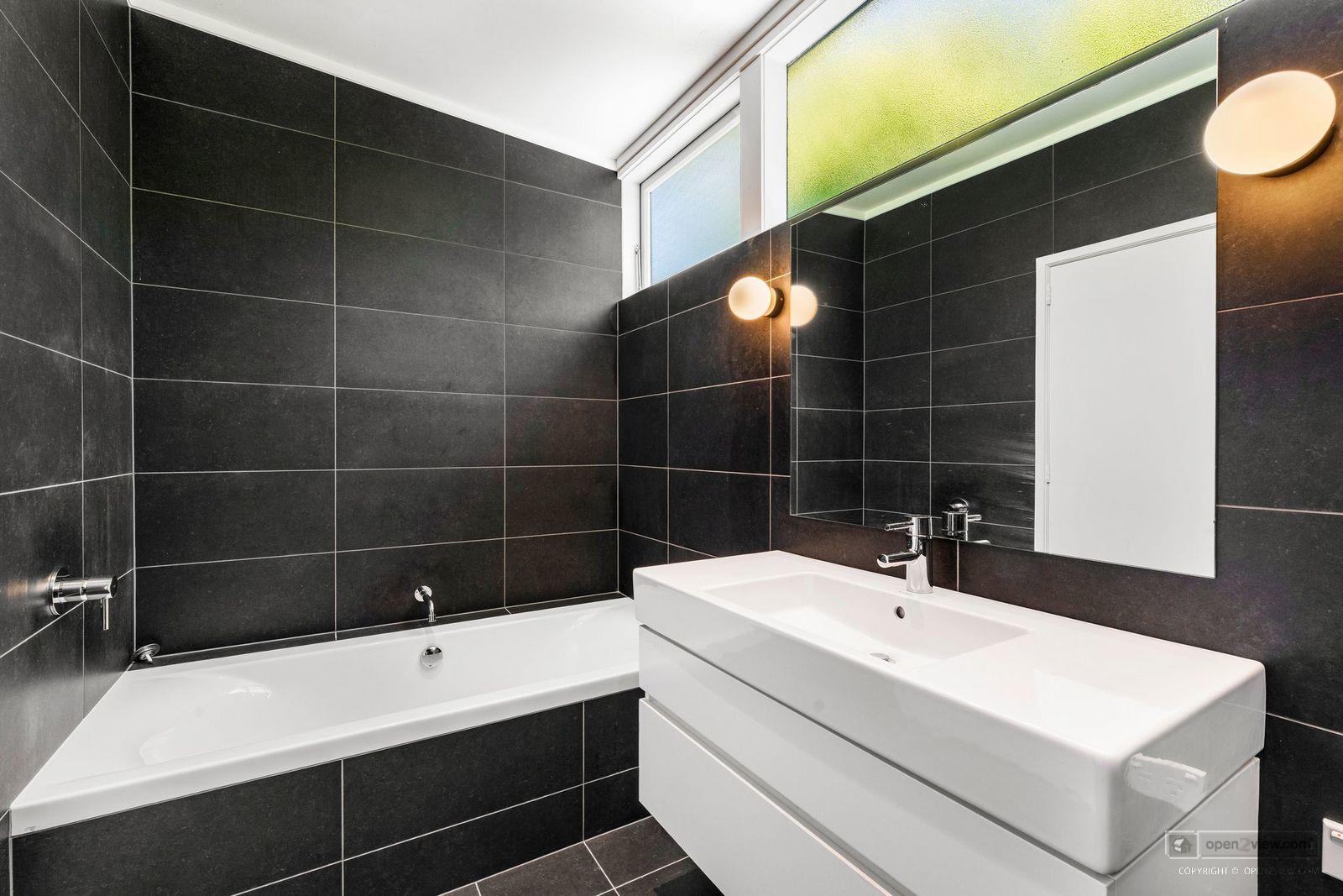 Slider image of 27 Hauraki Road, Auckland