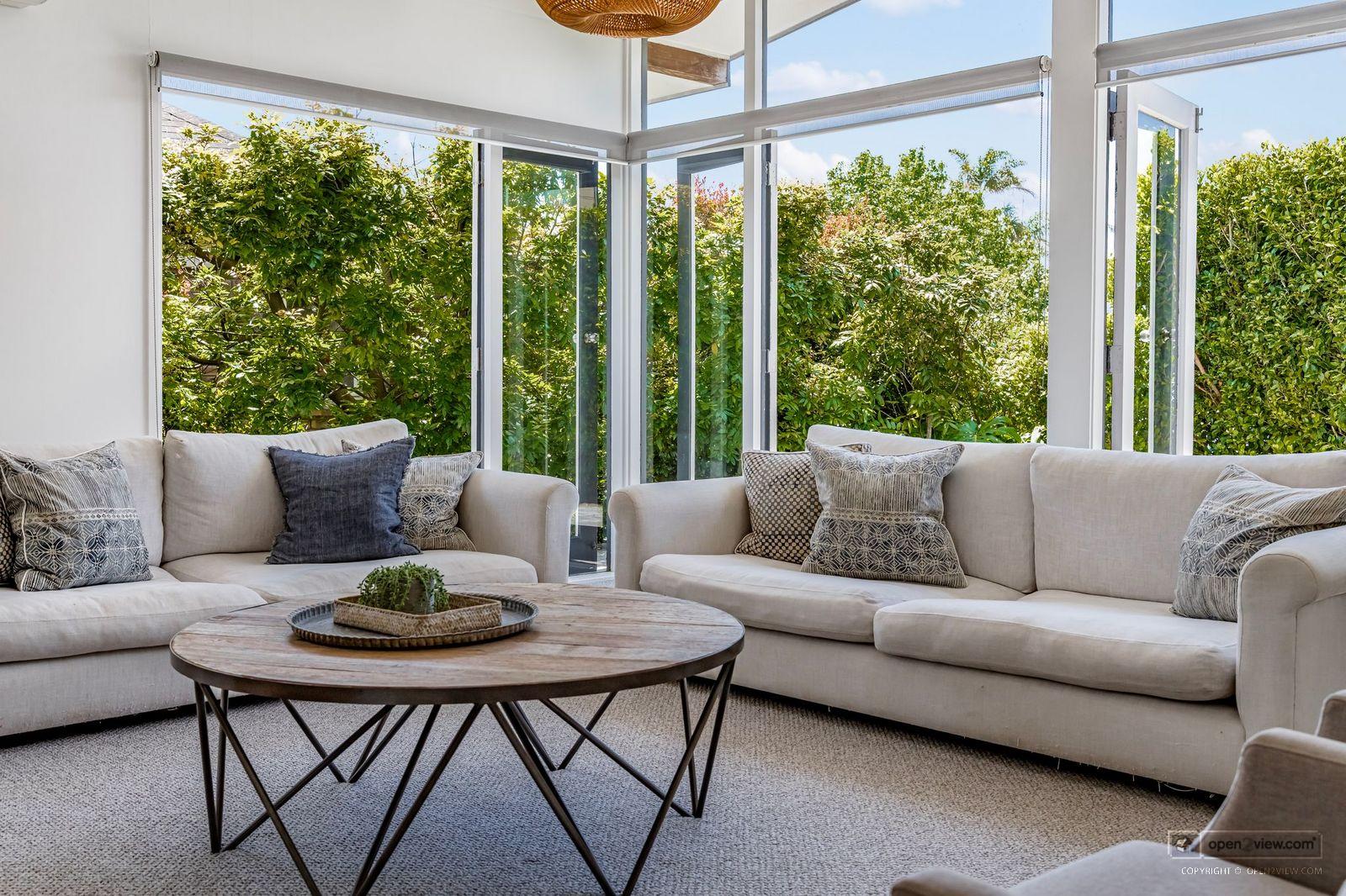 Slider image of 27 Hauraki Road, Auckland