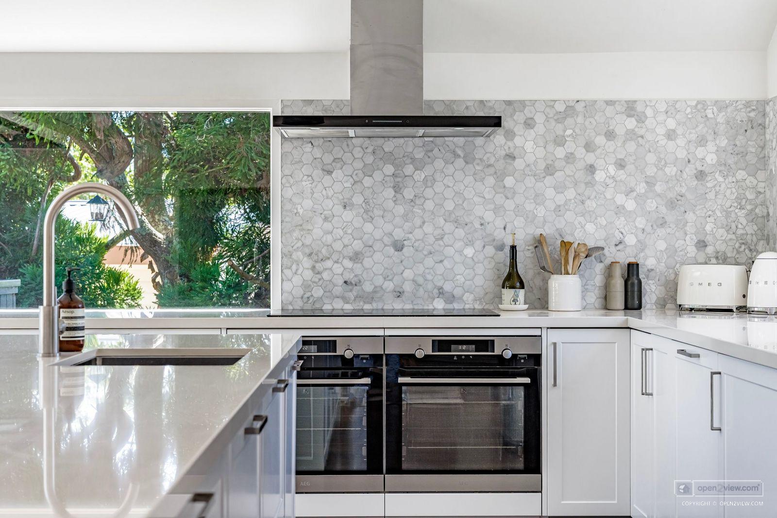 Slider image of 27 Hauraki Road, Auckland