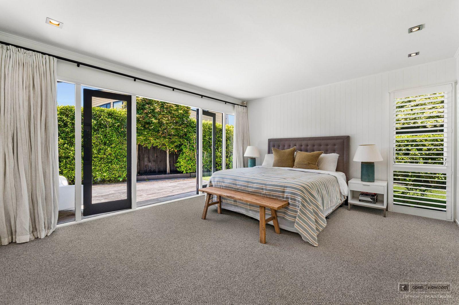 Slider image of 27 Hauraki Road, Auckland