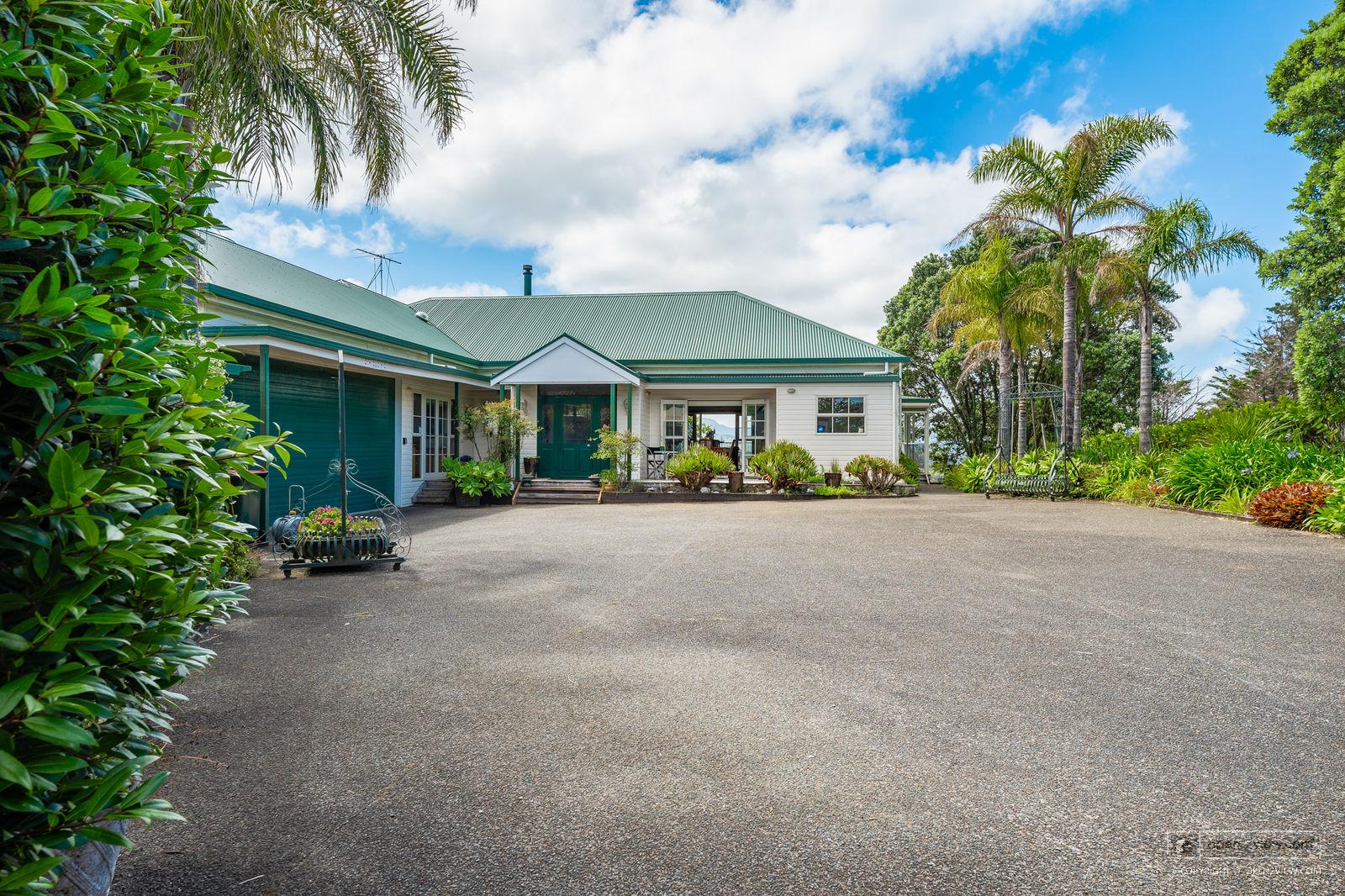 Slider image of 1228 Sandspit Road, Auckland