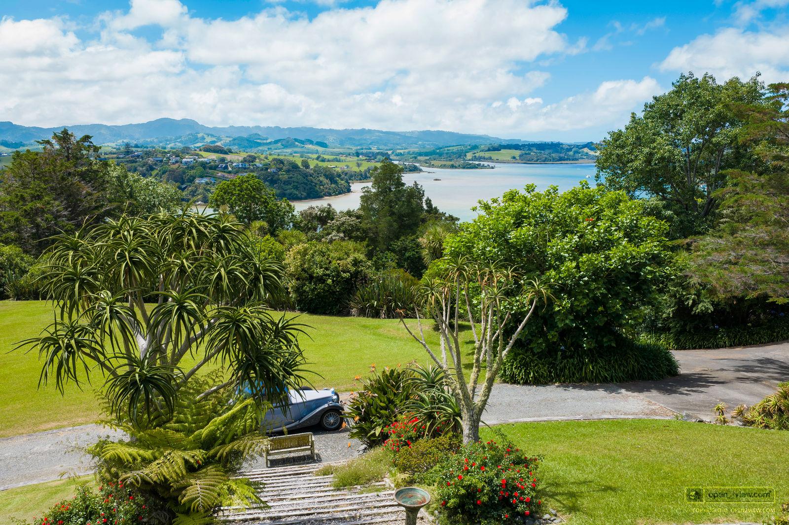 Slider image of 1228 Sandspit Road, Auckland