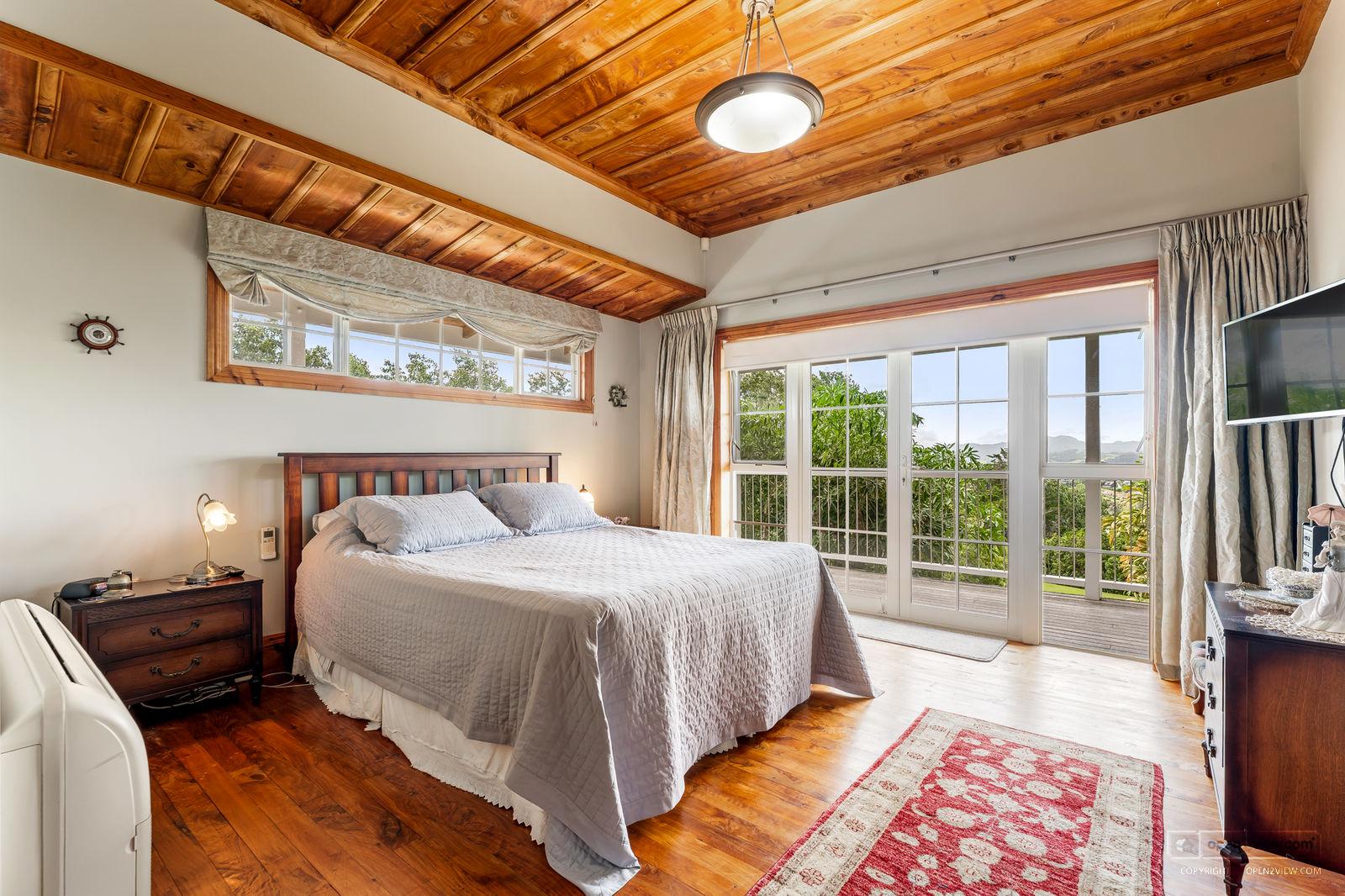 Slider image of 1228 Sandspit Road, Auckland