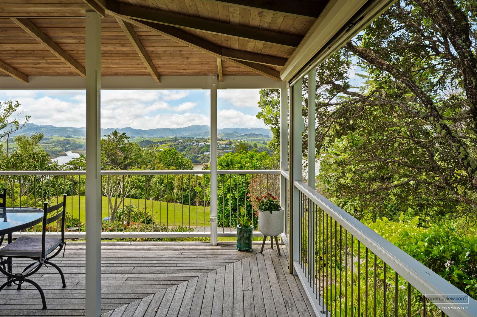 Slider image of 1228 Sandspit Road, Auckland