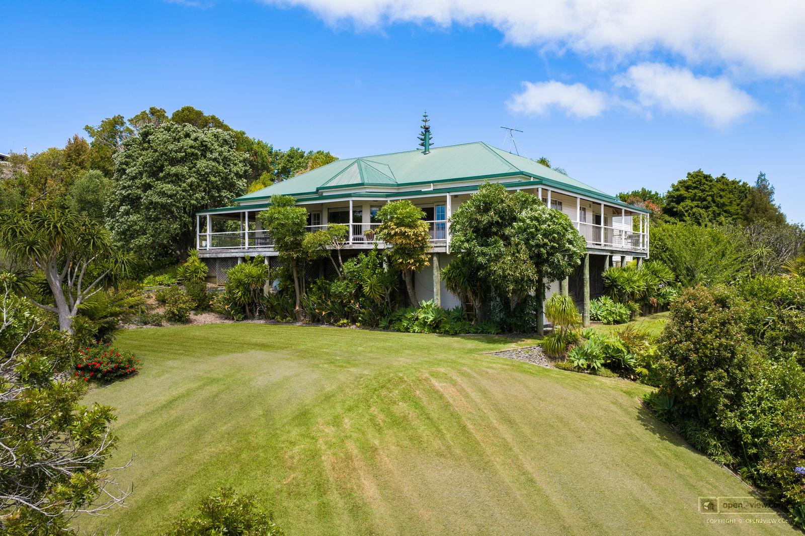 Slider image of 1228 Sandspit Road, Auckland