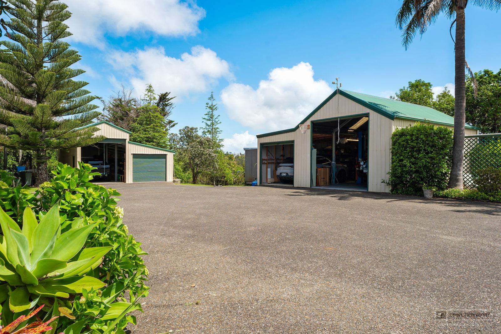 Slider image of 1228 Sandspit Road, Auckland