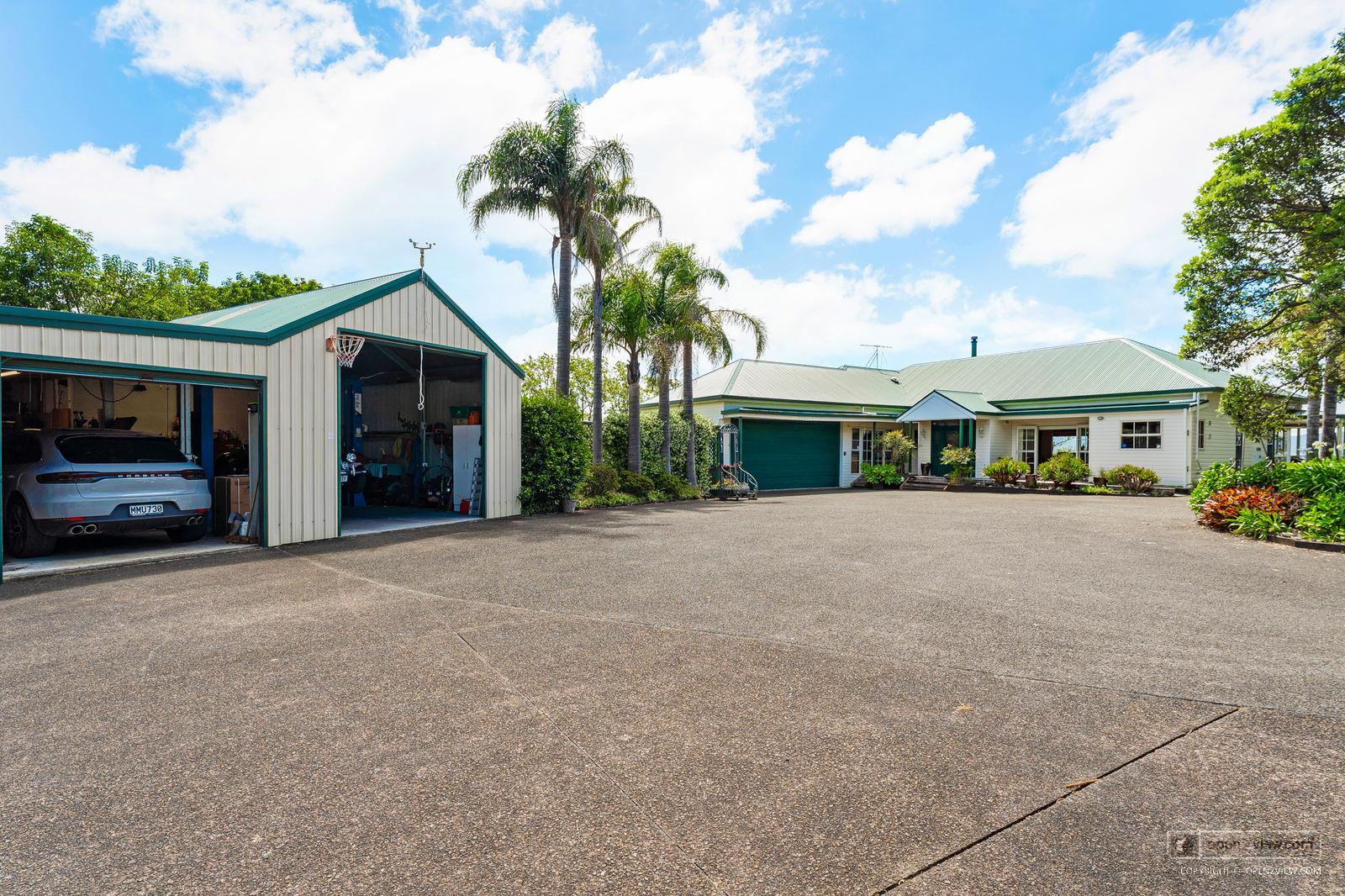 Slider image of 1228 Sandspit Road, Auckland