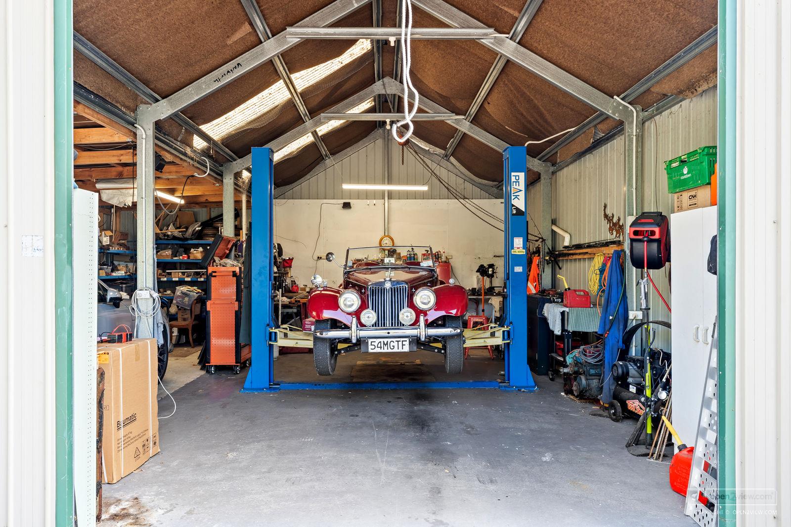 Slider image of 1228 Sandspit Road, Auckland