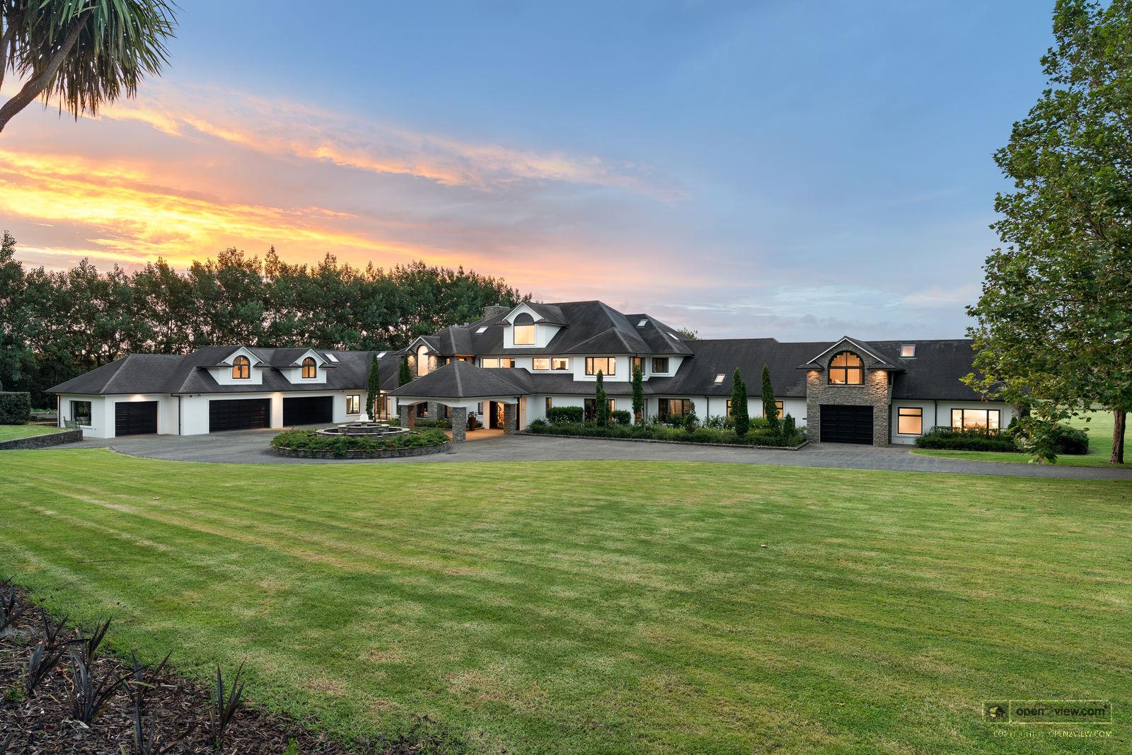 Slider image of 60A Goldflats Lane, Auckland