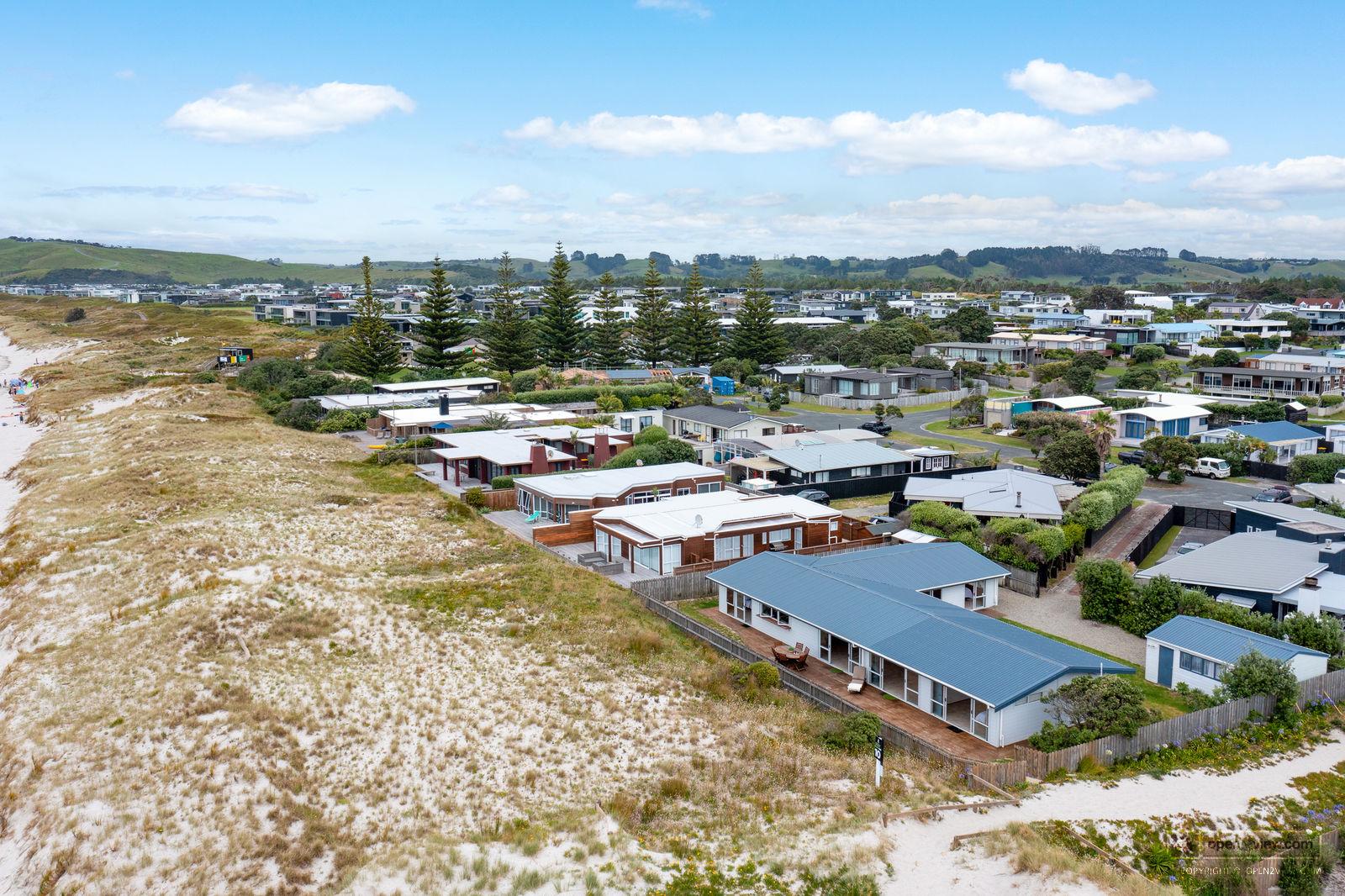Slider image of 15 Ruby Cove, Auckland
