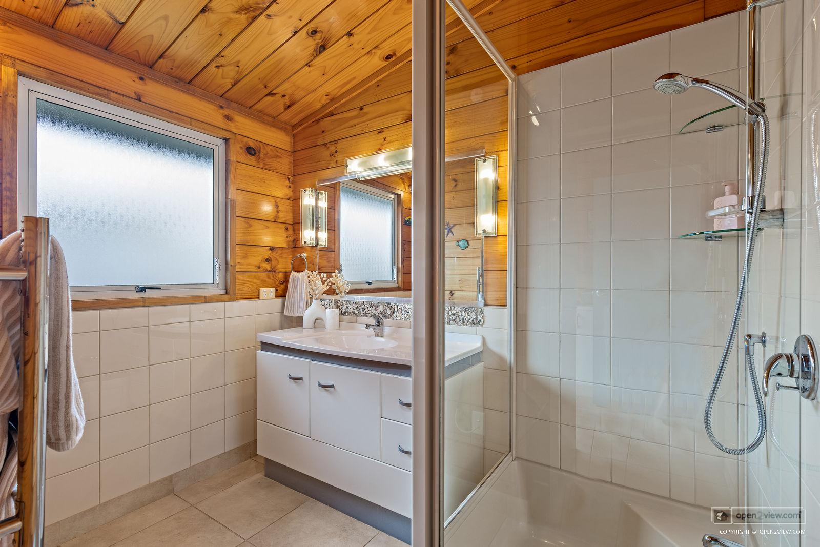 Slider image of 15 Ruby Cove, Auckland