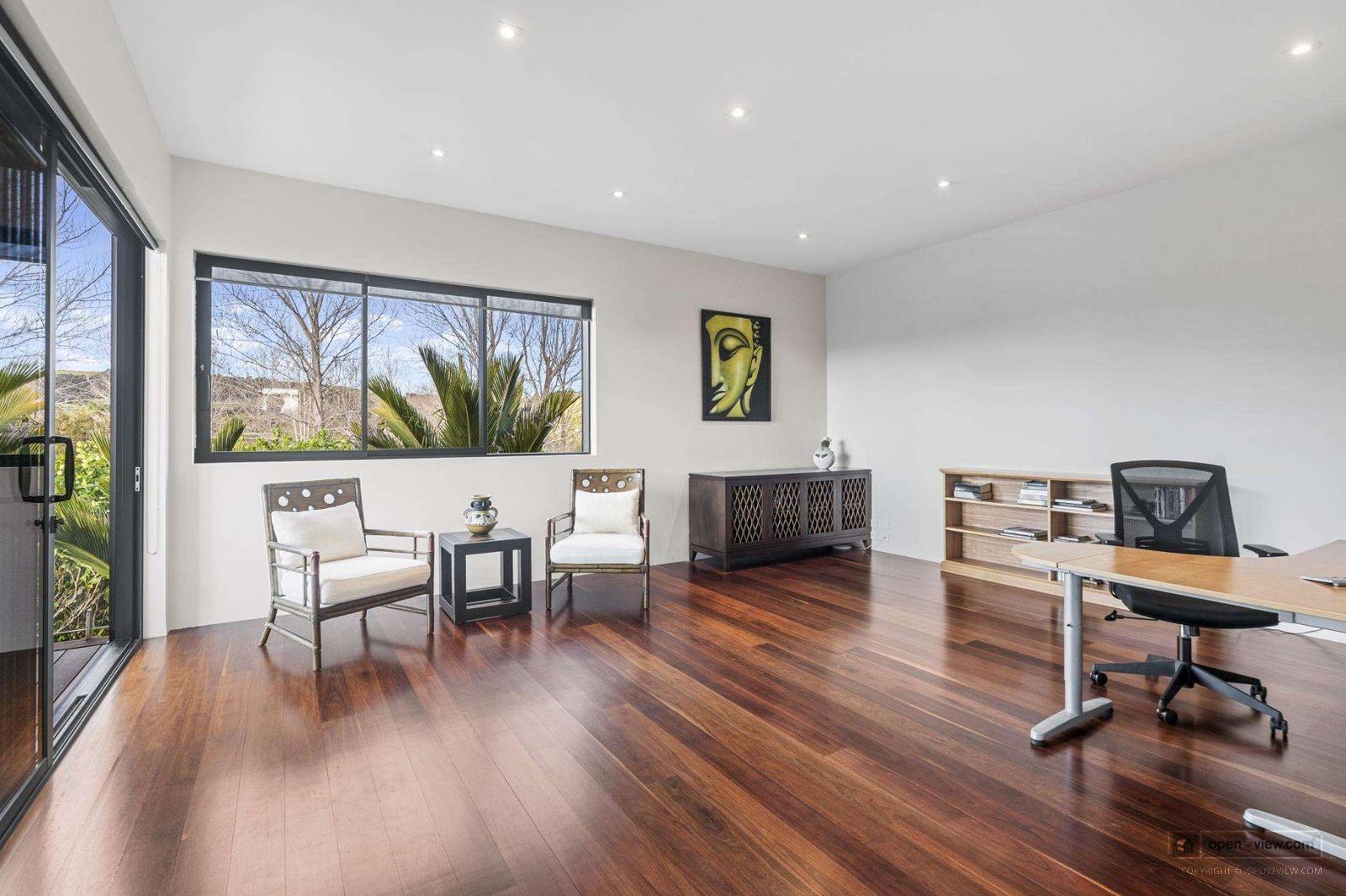 Slider image of 70 Taumata Road, Auckland