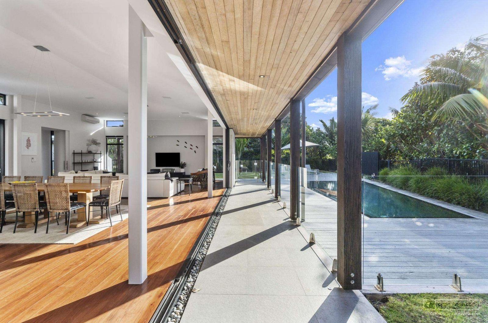 Slider image of 70 Taumata Road, Auckland