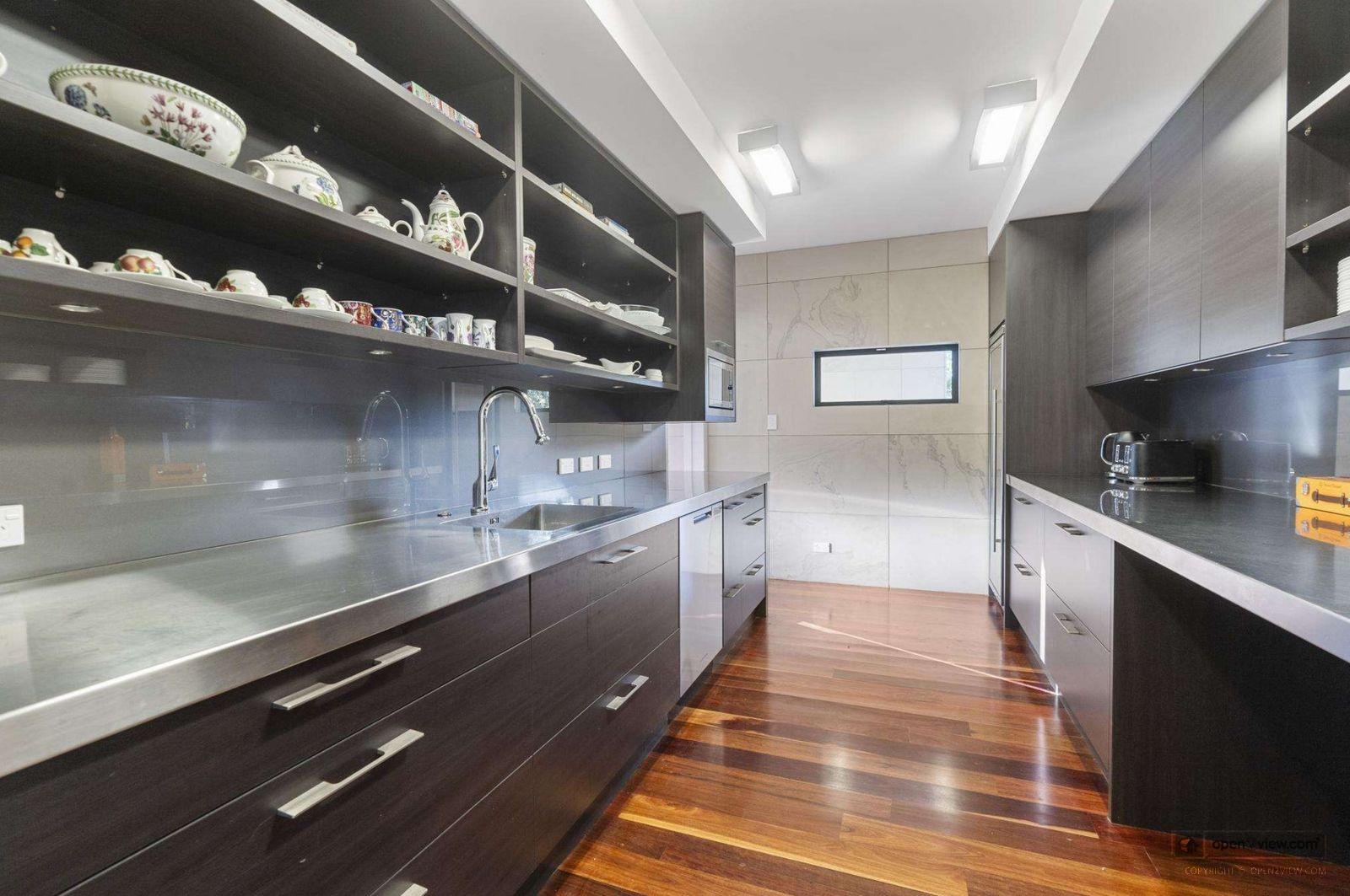 Slider image of 70 Taumata Road, Auckland