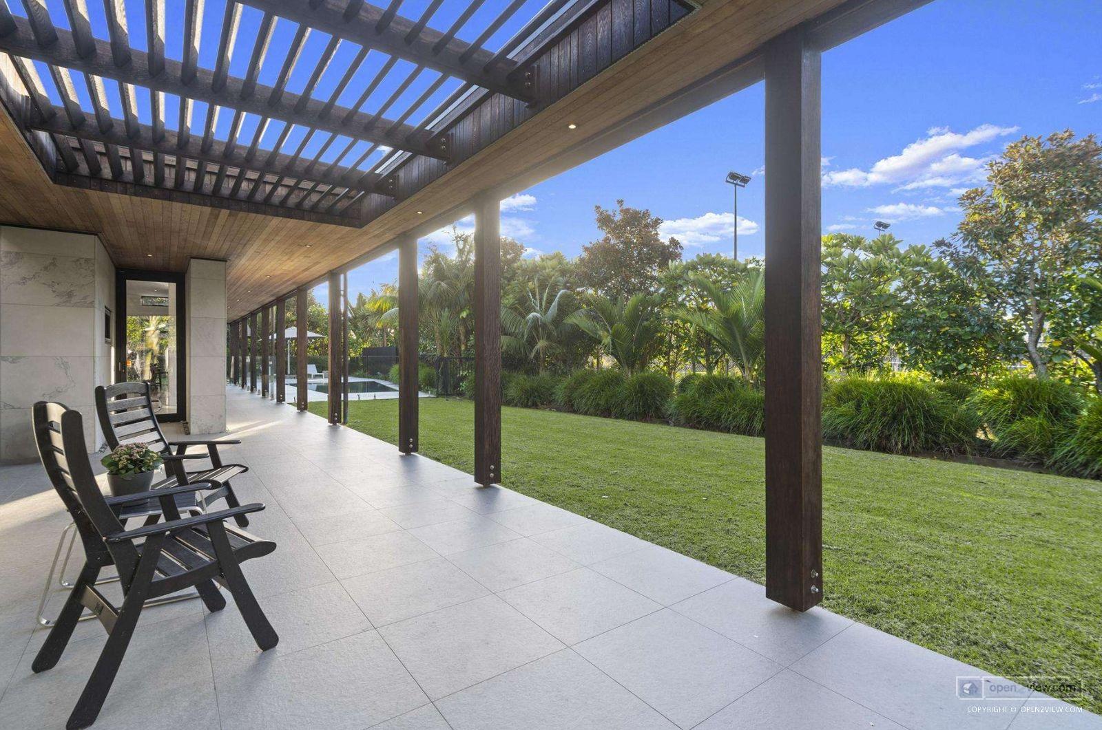 Slider image of 70 Taumata Road, Auckland