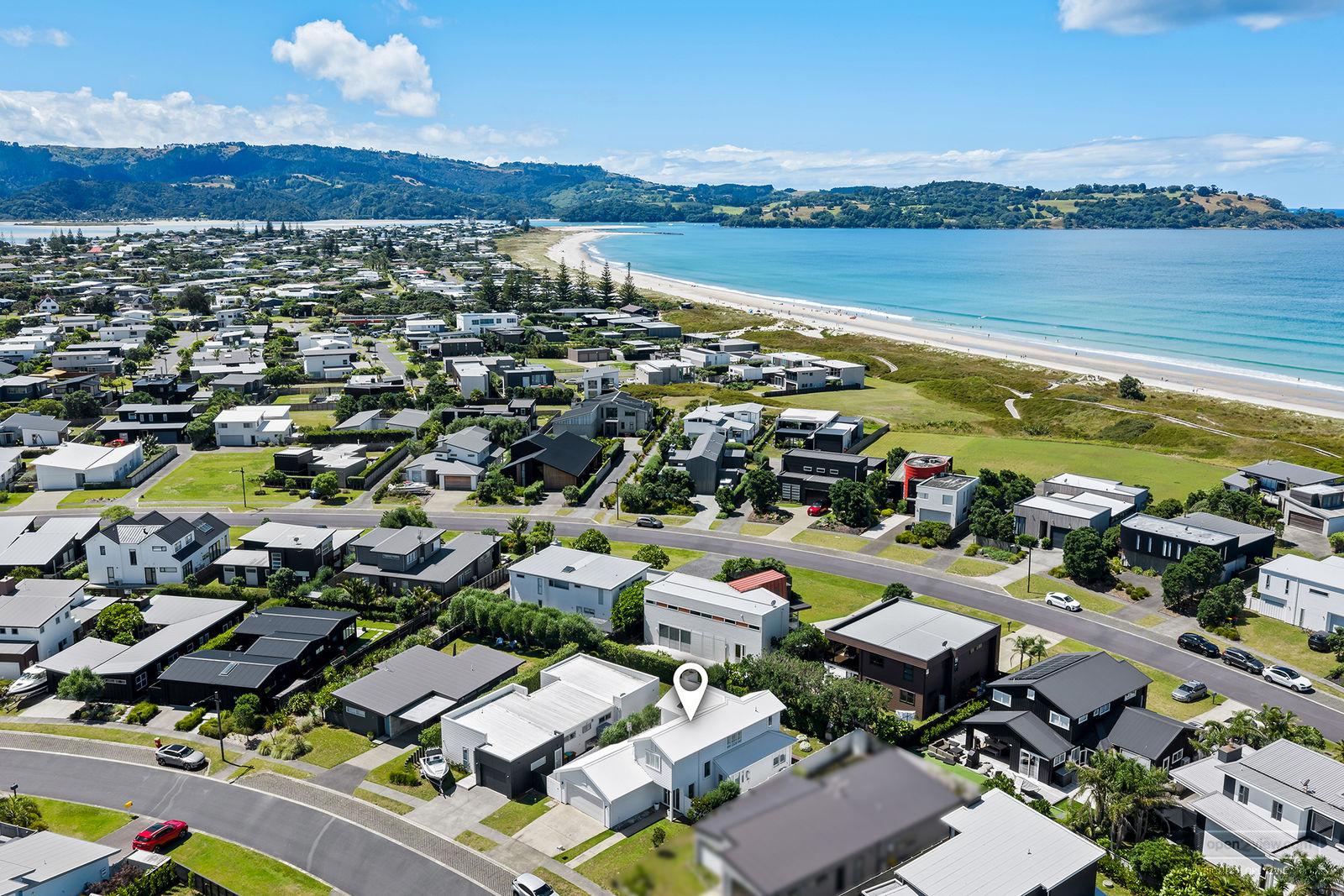 Slider image of 23 Tuna Place, Auckland