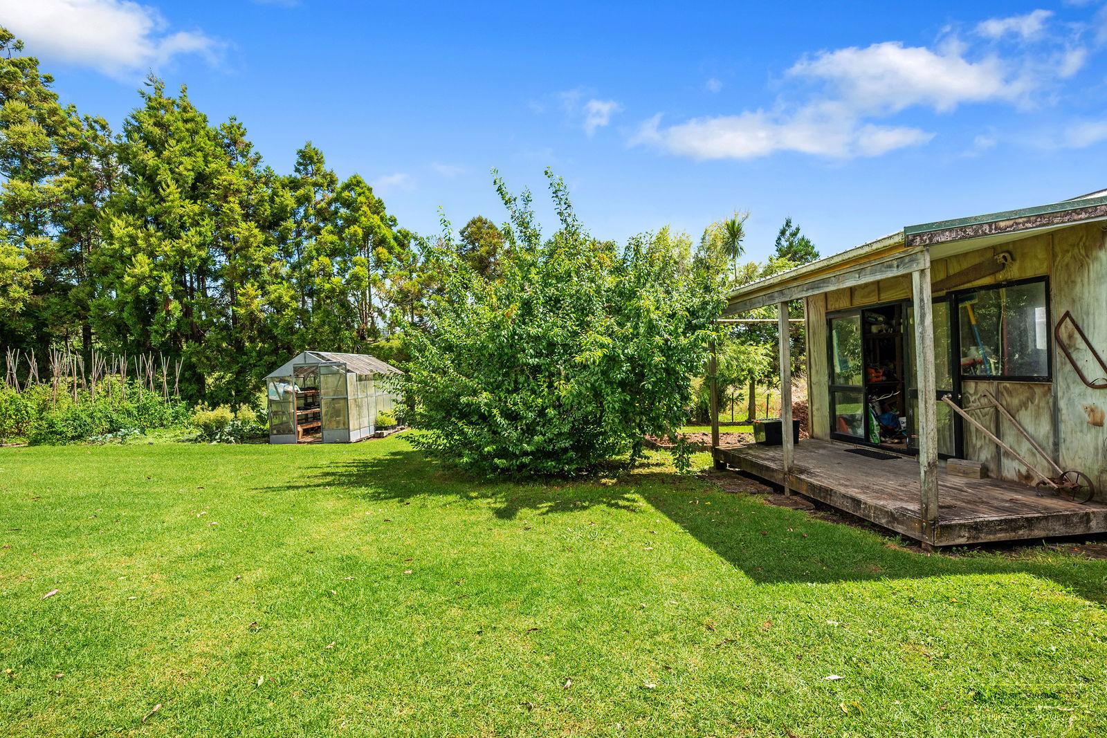Slider image of 448 Coatesville-riverhead Highway, Auckland