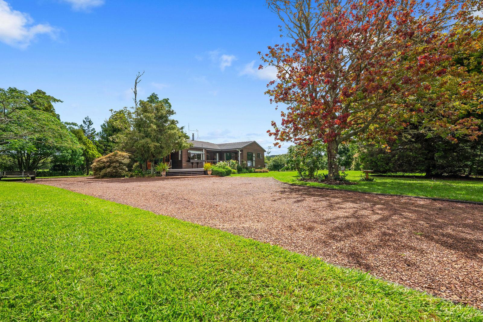 Slider image of 448 Coatesville-riverhead Highway, Auckland