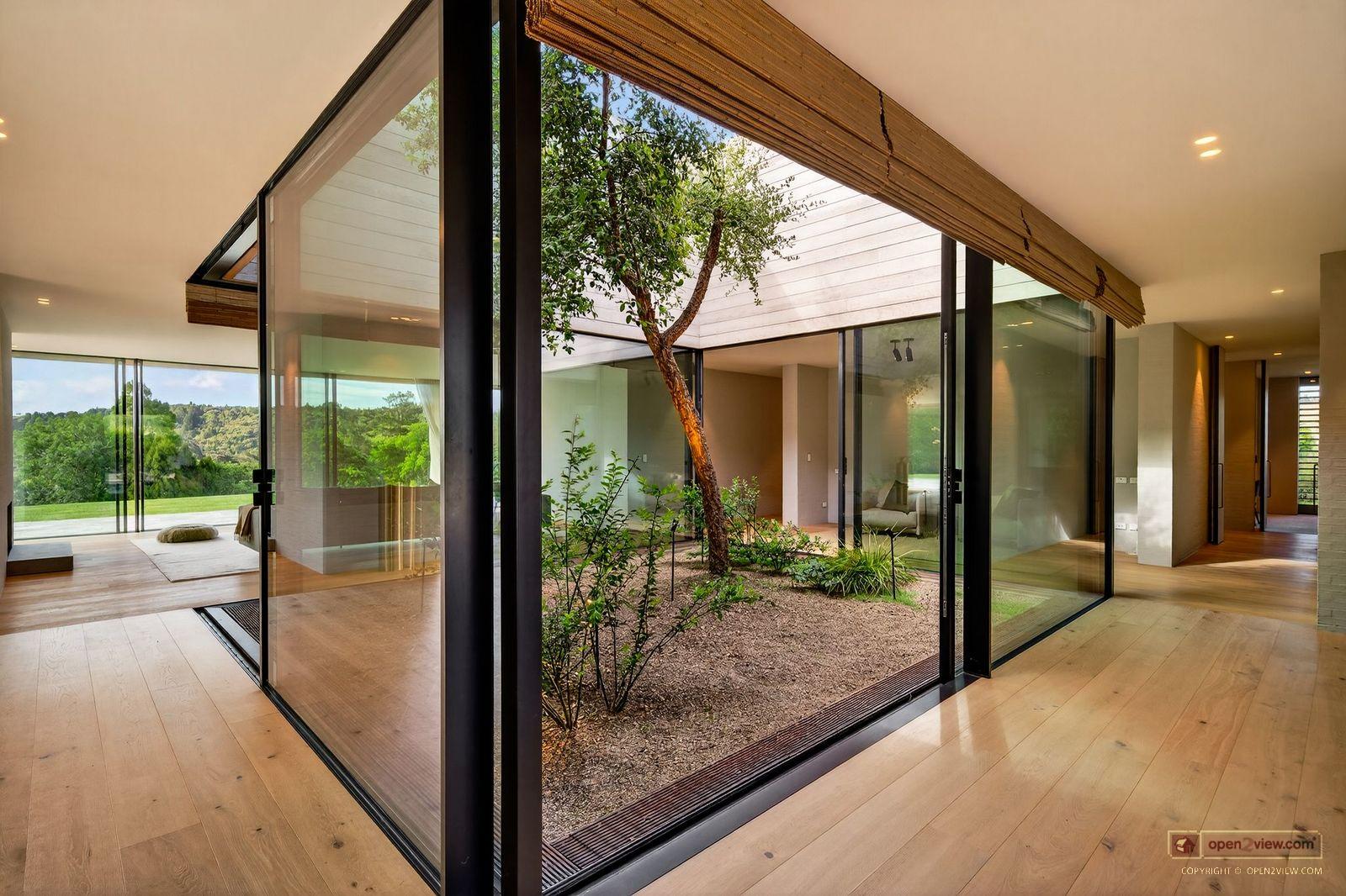 Slider image of 148 Mahoenui Valley Road, Auckland