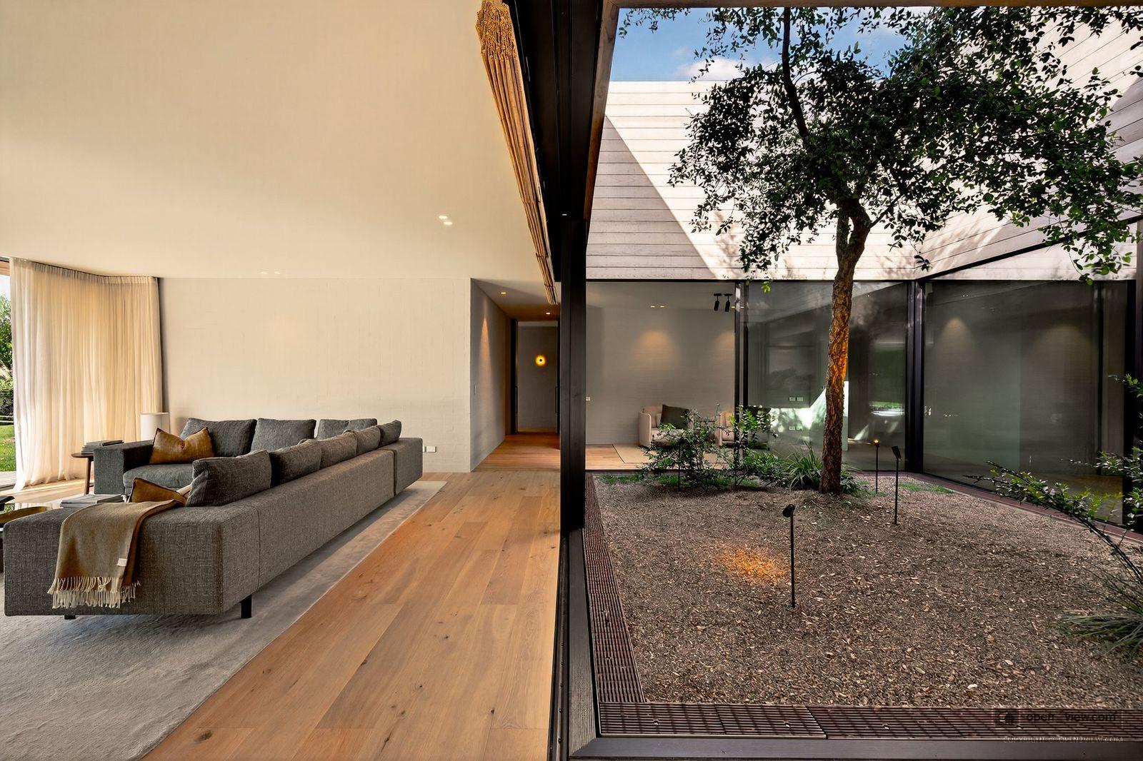 Slider image of 148 Mahoenui Valley Road, Auckland