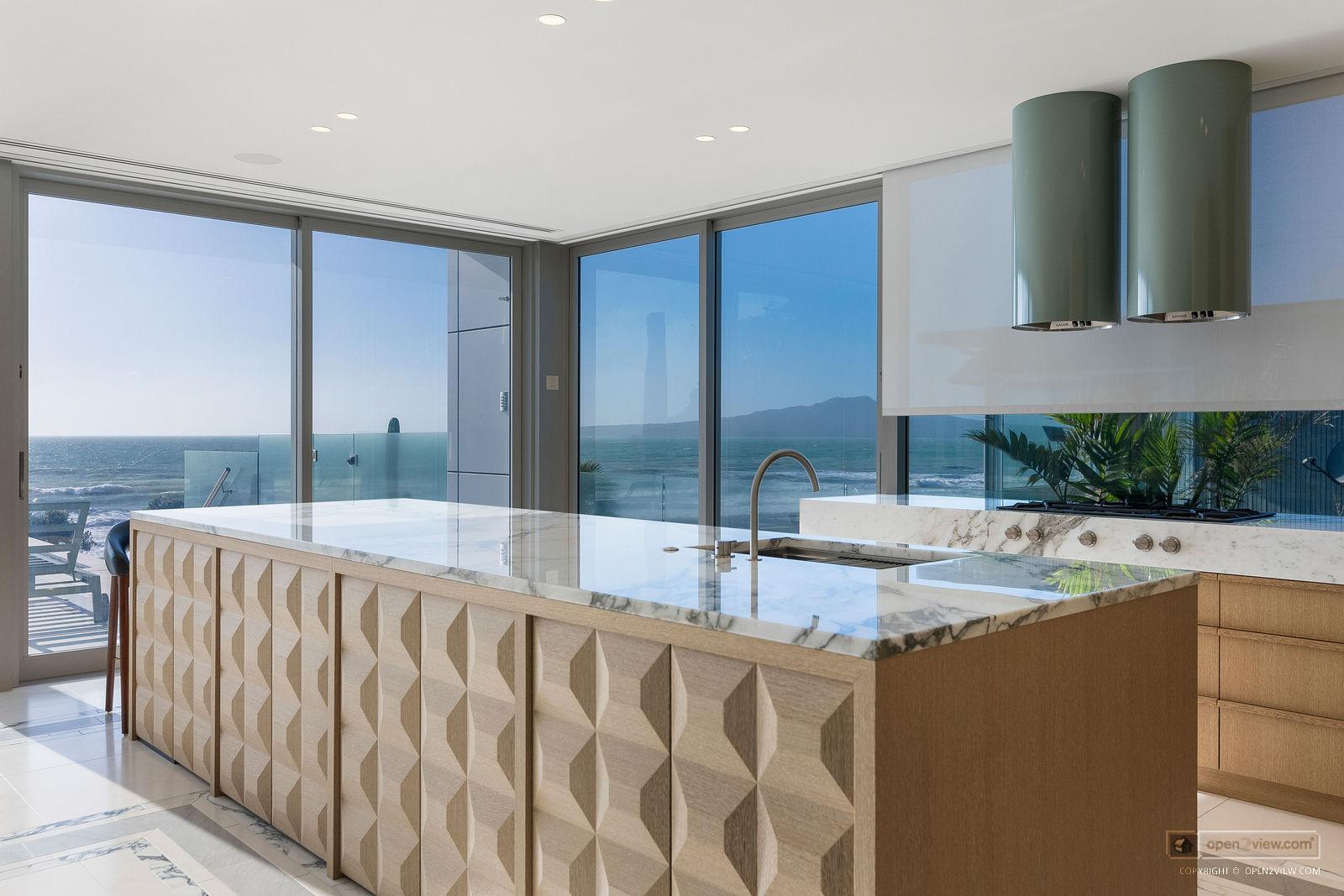 Slider image of 7 Rarere Road, Auckland