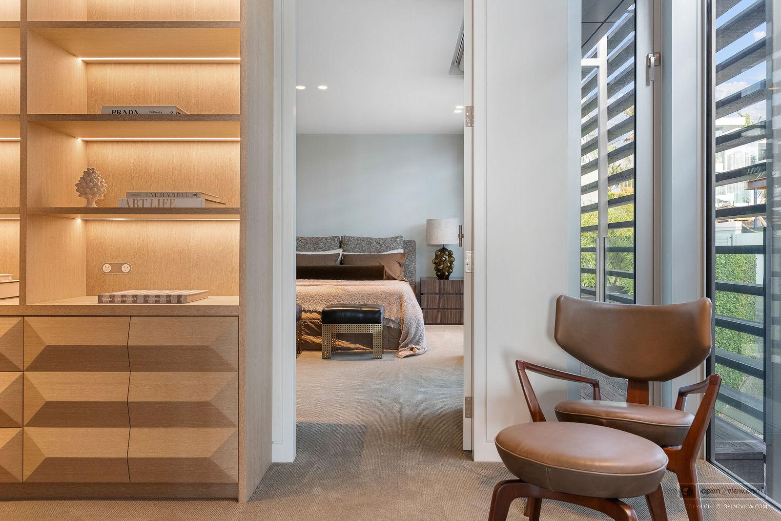 Slider image of 7 Rarere Road, Auckland