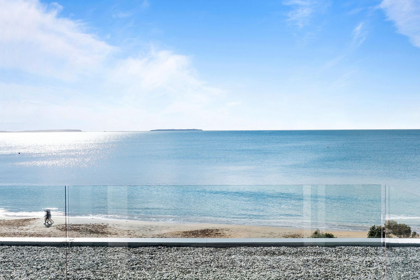 Slider image of 7 Rarere Road, Auckland