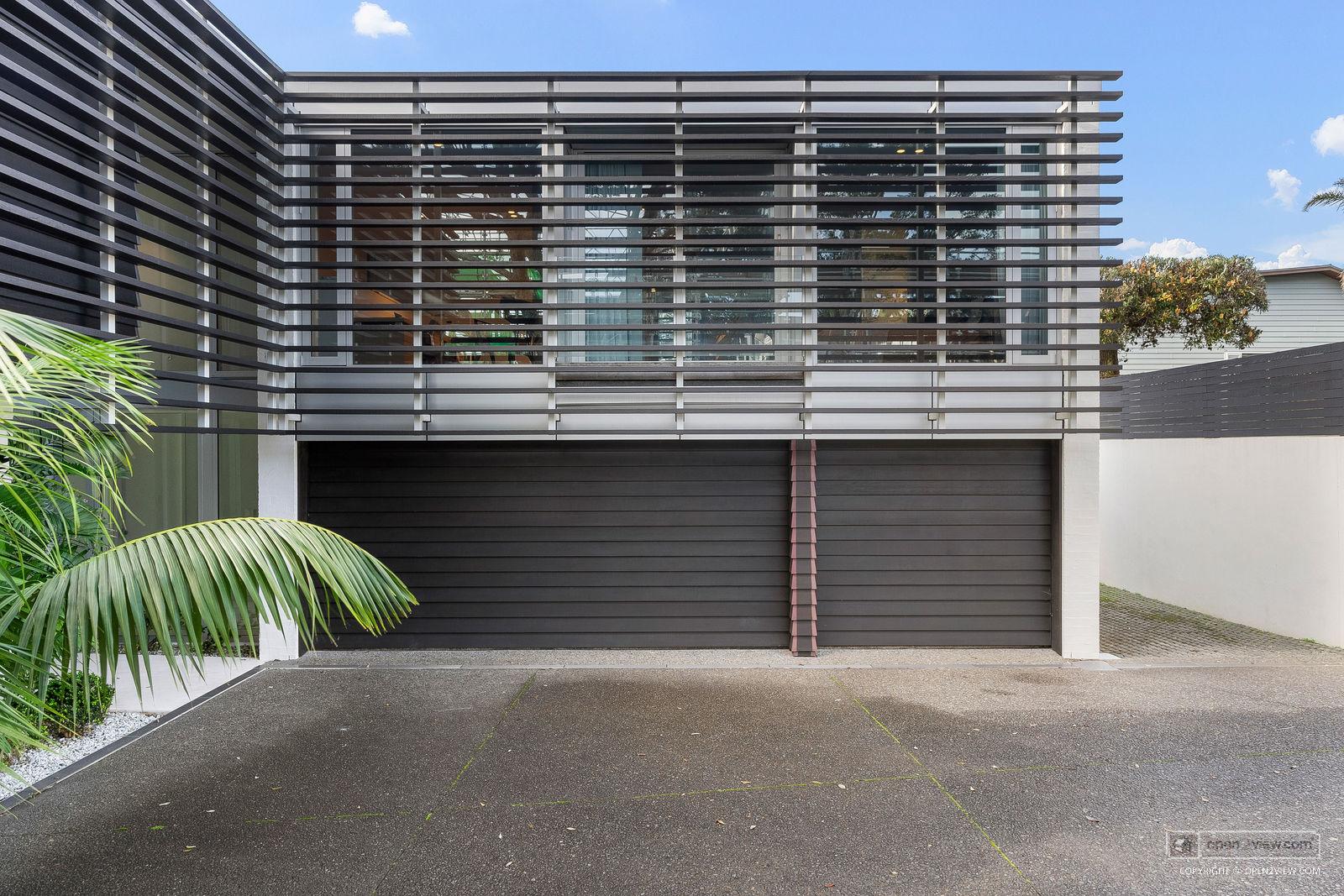 Slider image of 7 Rarere Road, Auckland