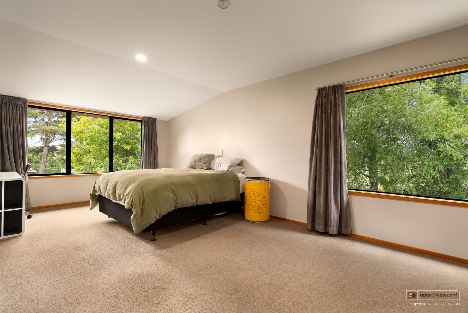 Slider image of 39 Glenmore Road, Auckland