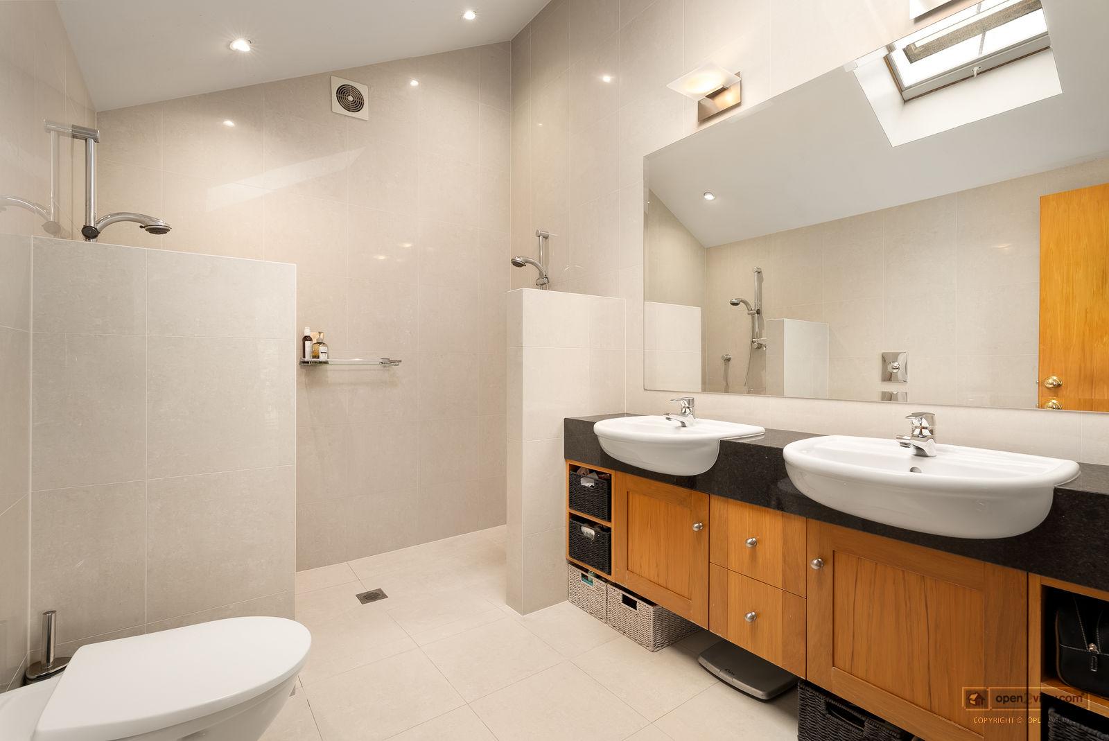 Slider image of 39 Glenmore Road, Auckland