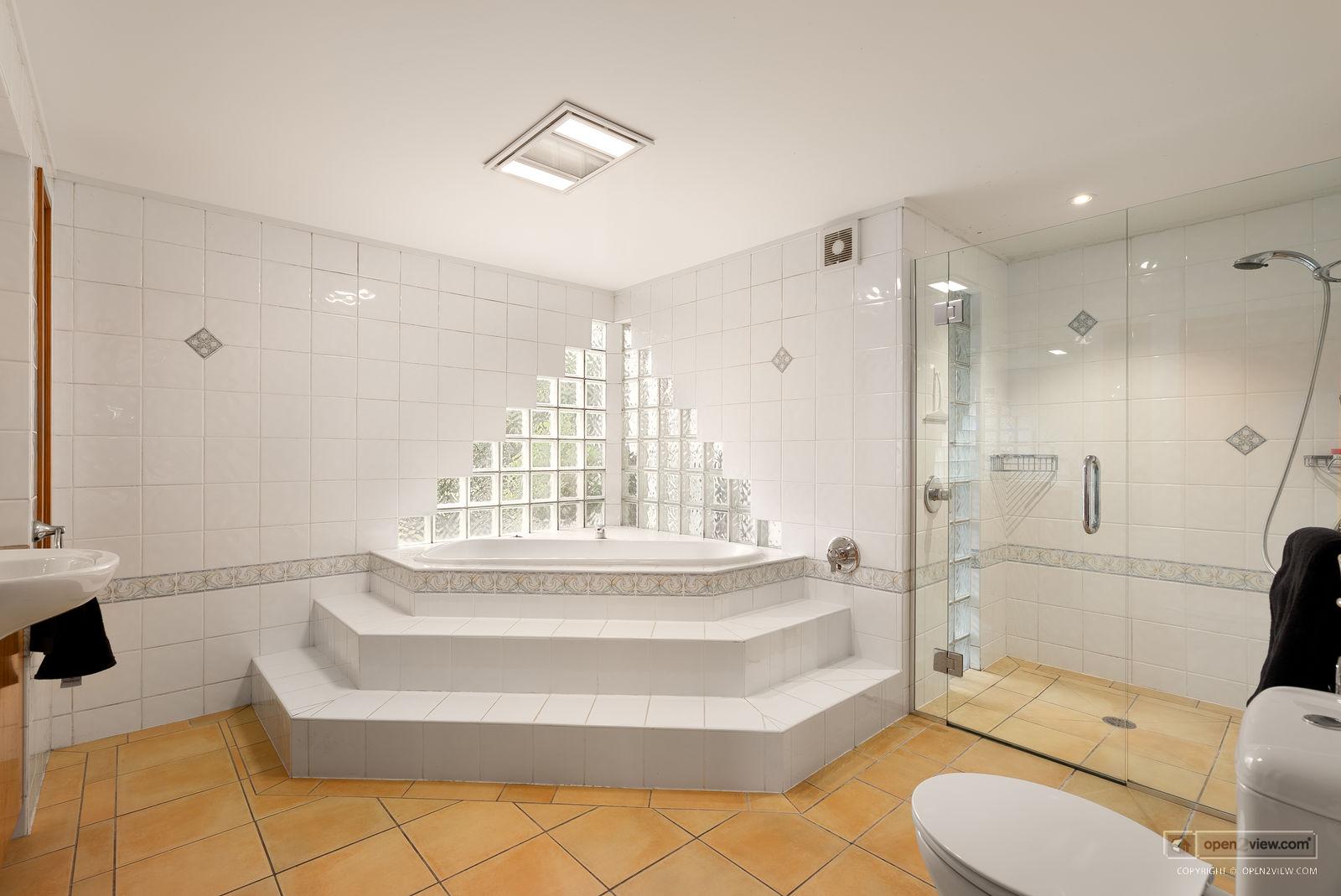 Slider image of 39 Glenmore Road, Auckland