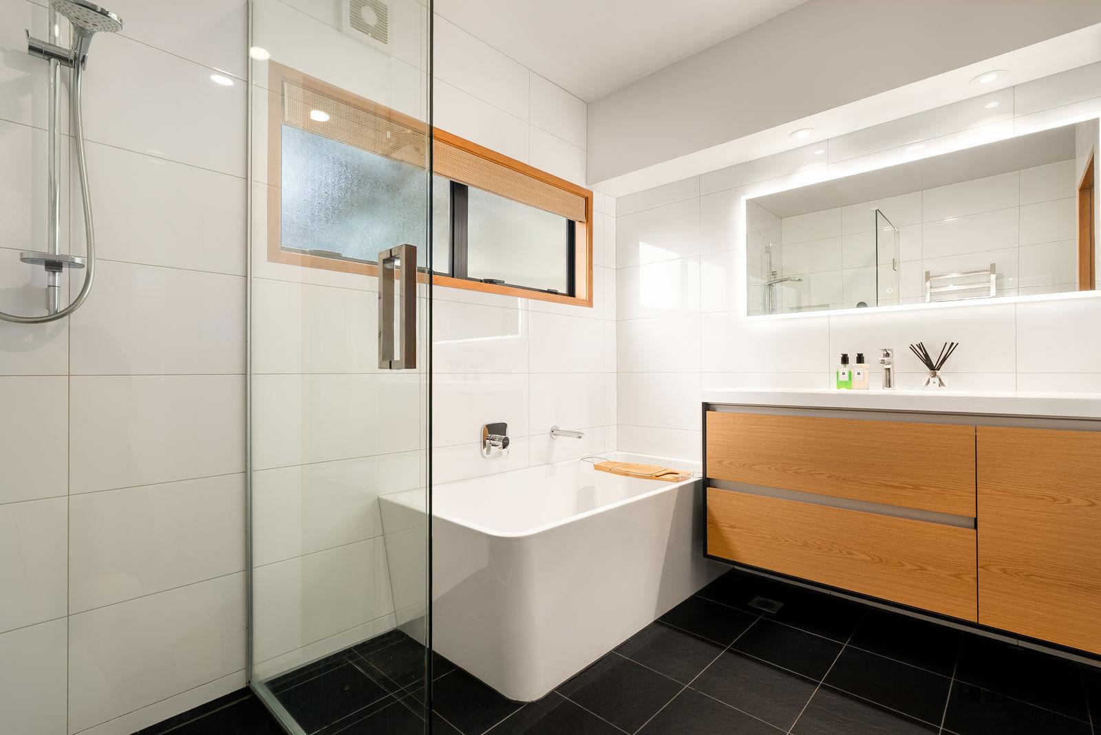 Slider image of 39 Glenmore Road, Auckland