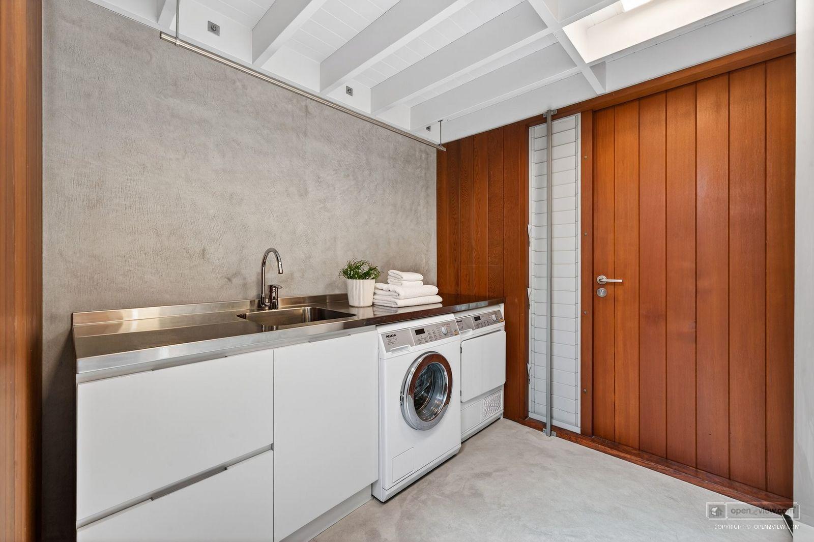 Slider image of 25-27 William Street, Auckland