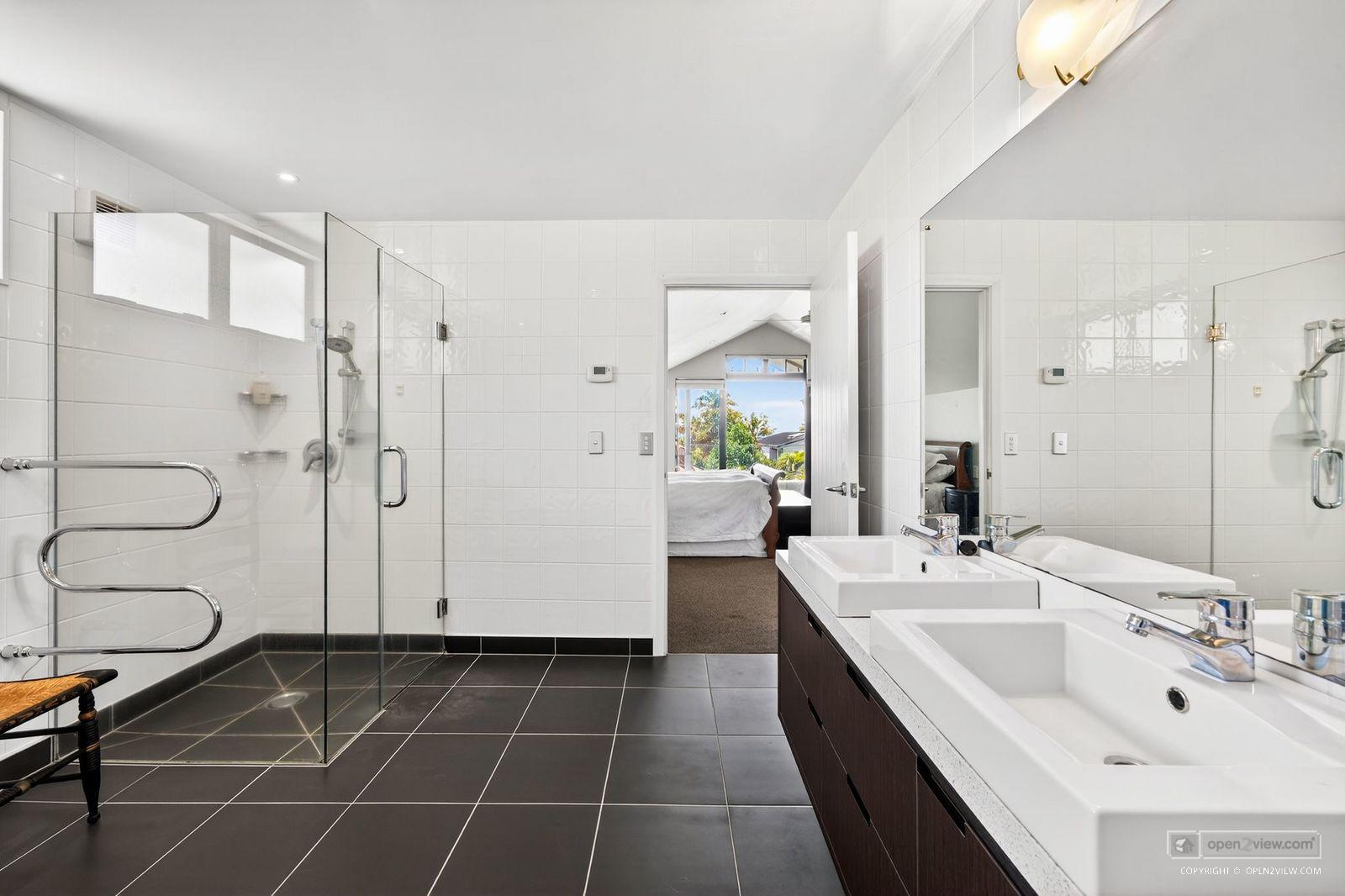 Slider image of 11 Audrey Road, Auckland