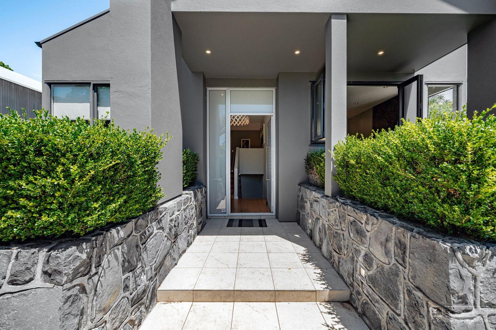 Slider image of 11 Audrey Road, Auckland