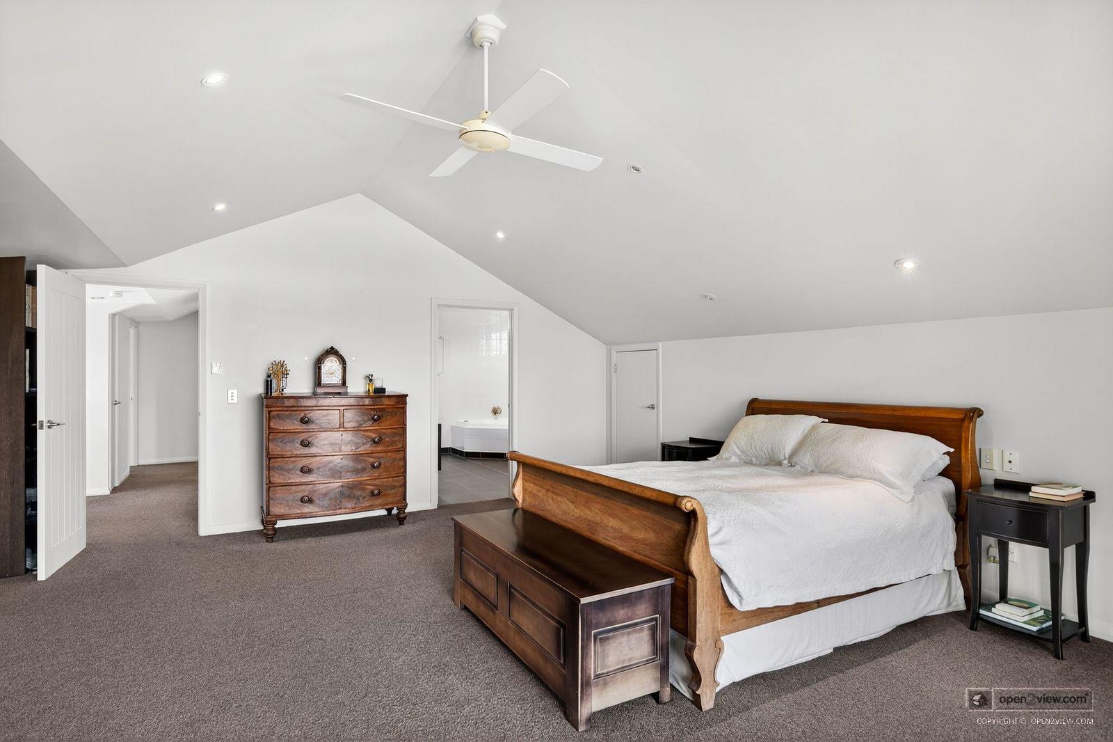 Slider image of 11 Audrey Road, Auckland