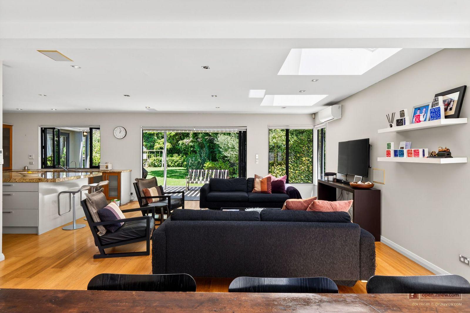 Slider image of 11 Audrey Road, Auckland