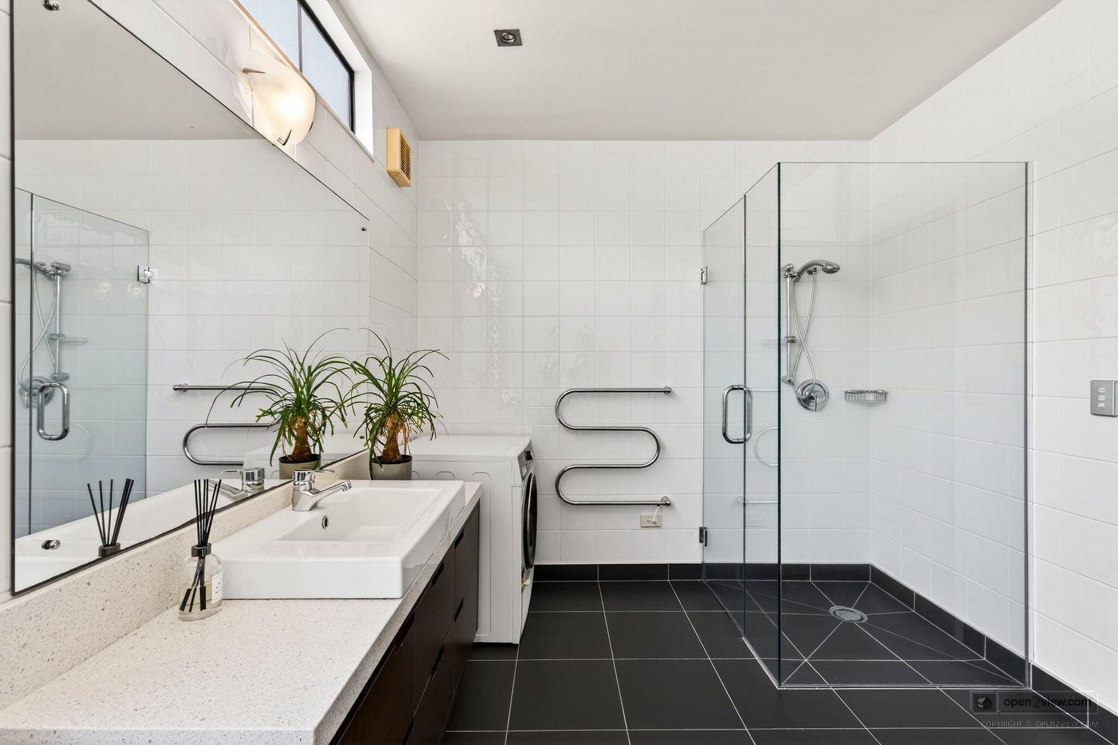 Slider image of 11 Audrey Road, Auckland